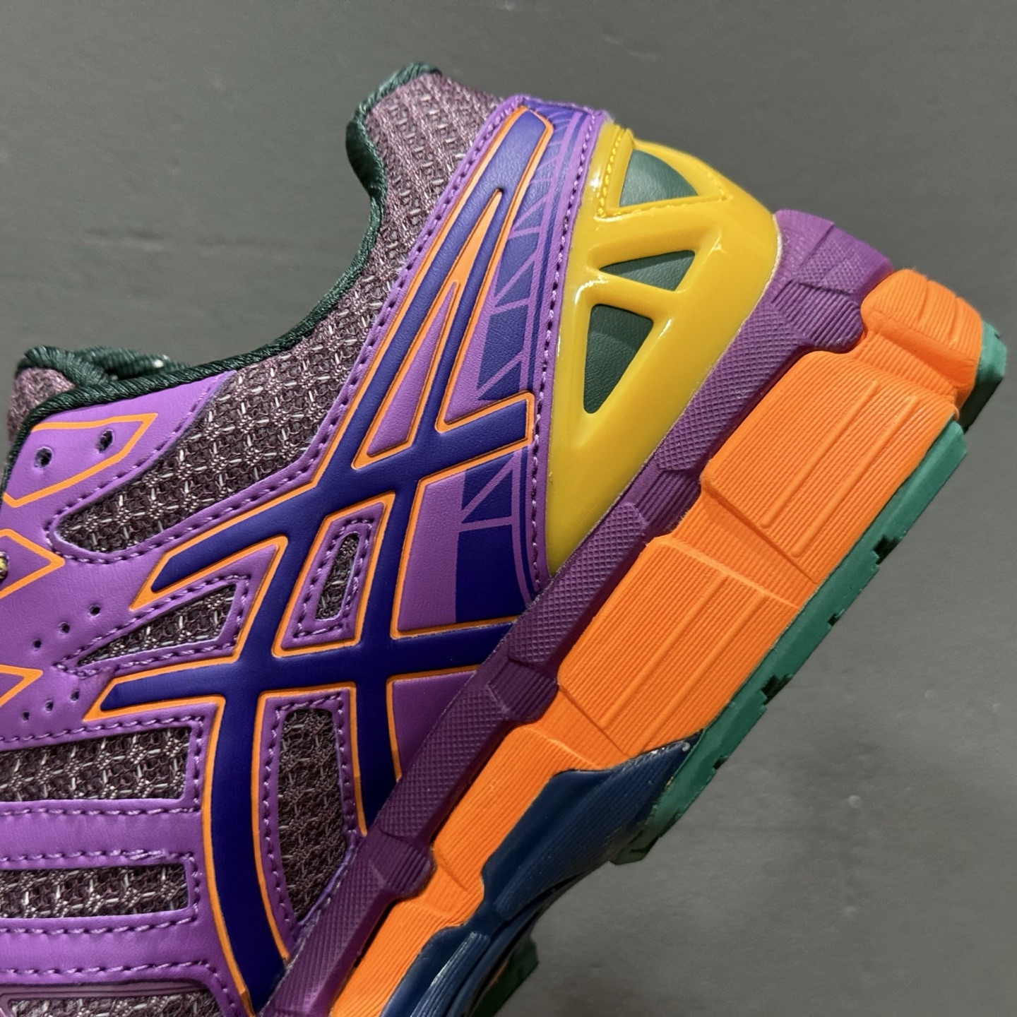 Asics Gel-Nimbus 10.1 亚瑟士复古先锋潮流拼接休闲跑步鞋 1203A723-100