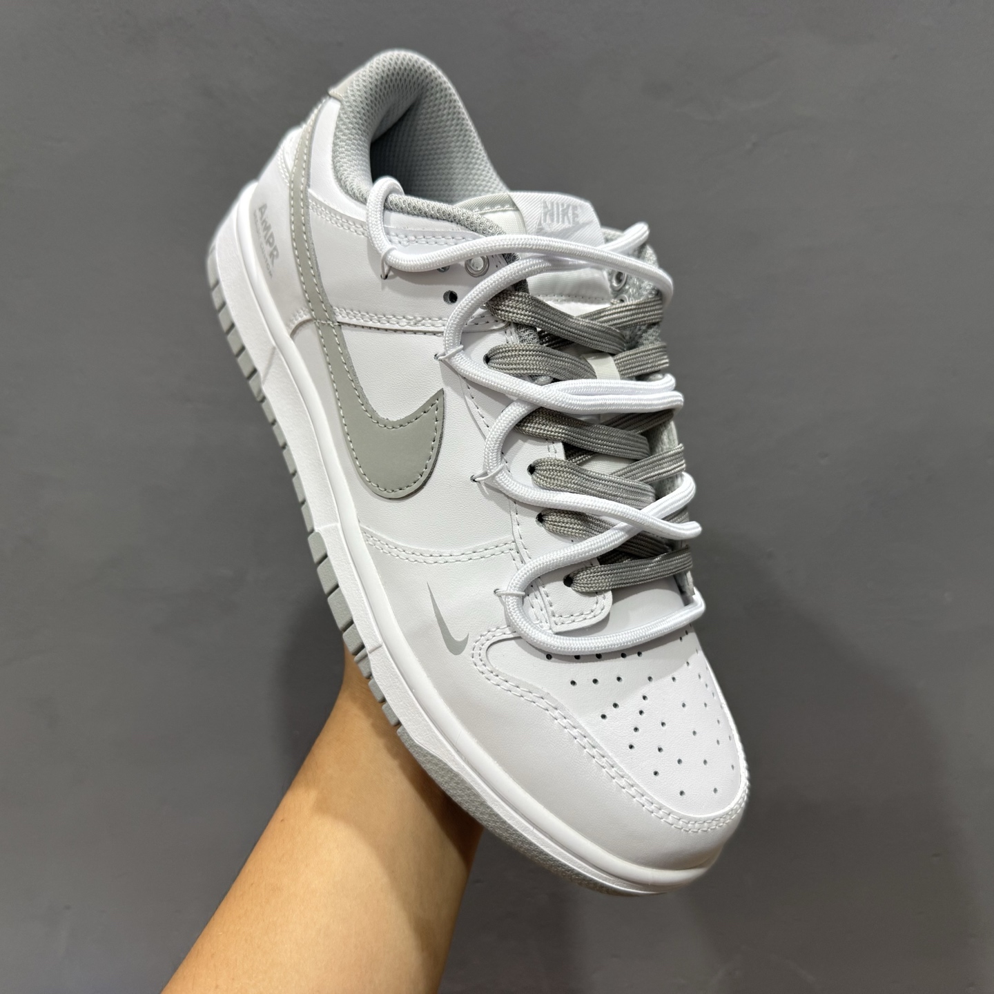 Nike SB Dunk Low ”Just Do It” 绑带 周年高端定制 低帮休闲板鞋 WG0528-095