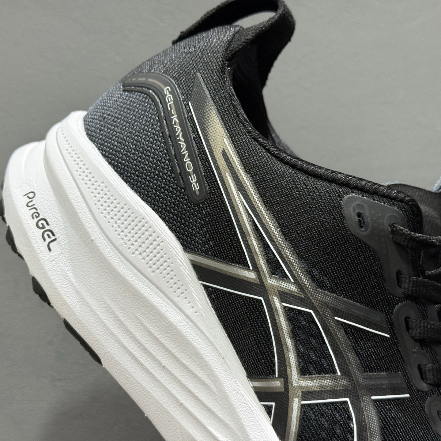 Asics Gel-Kayano 32代 运动休闲透气专业跑鞋 1011C052-002