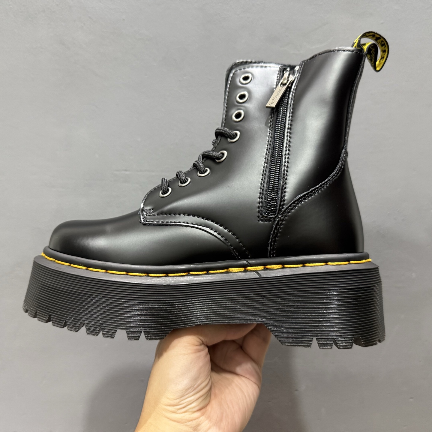 Dr.Martens 马汀博士 马丁靴 1460 经典款8孔系列 软面 哑光面 黑色荔枝皮