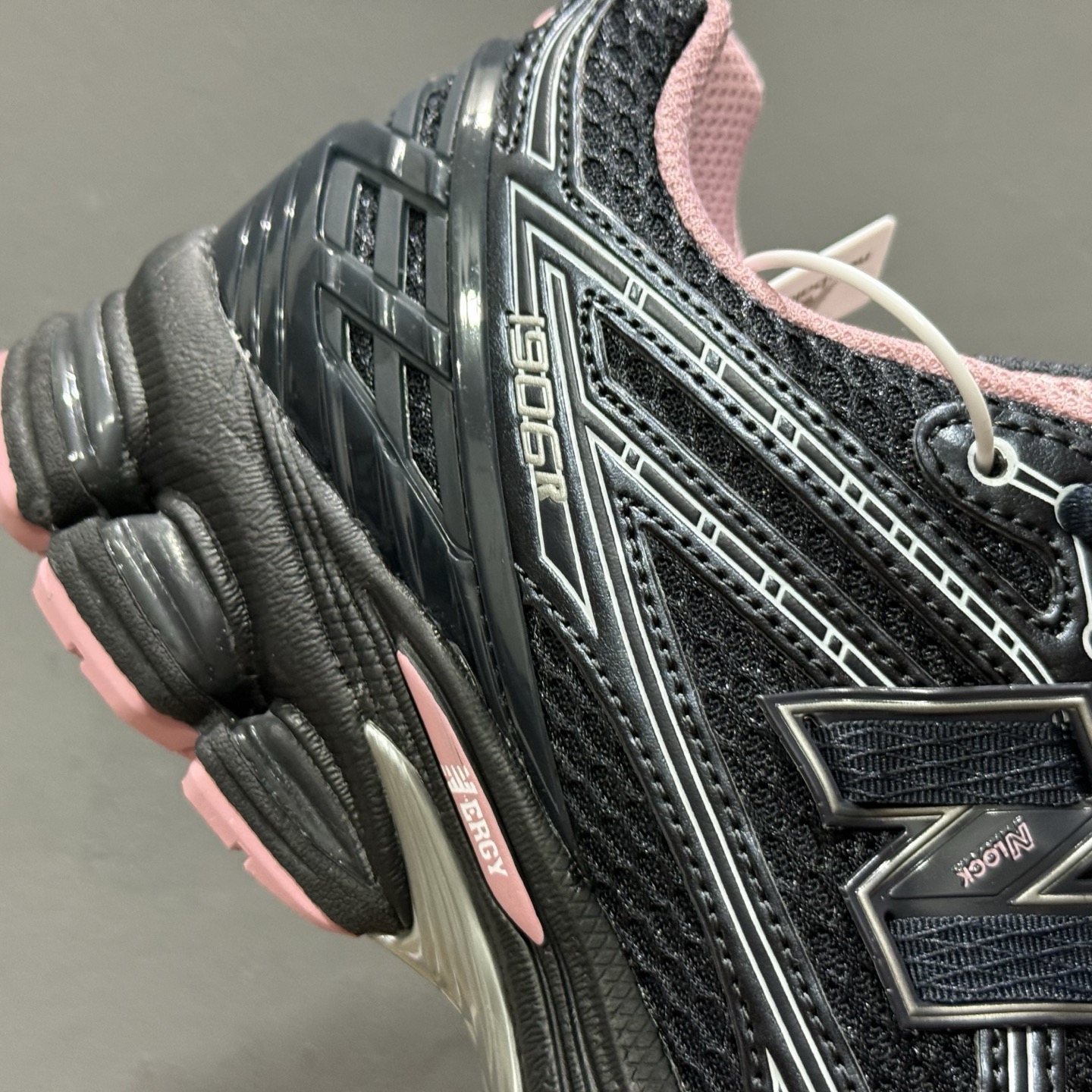 New Balance 1906系列复古老爹风休闲运动慢跑鞋 U1906RCU