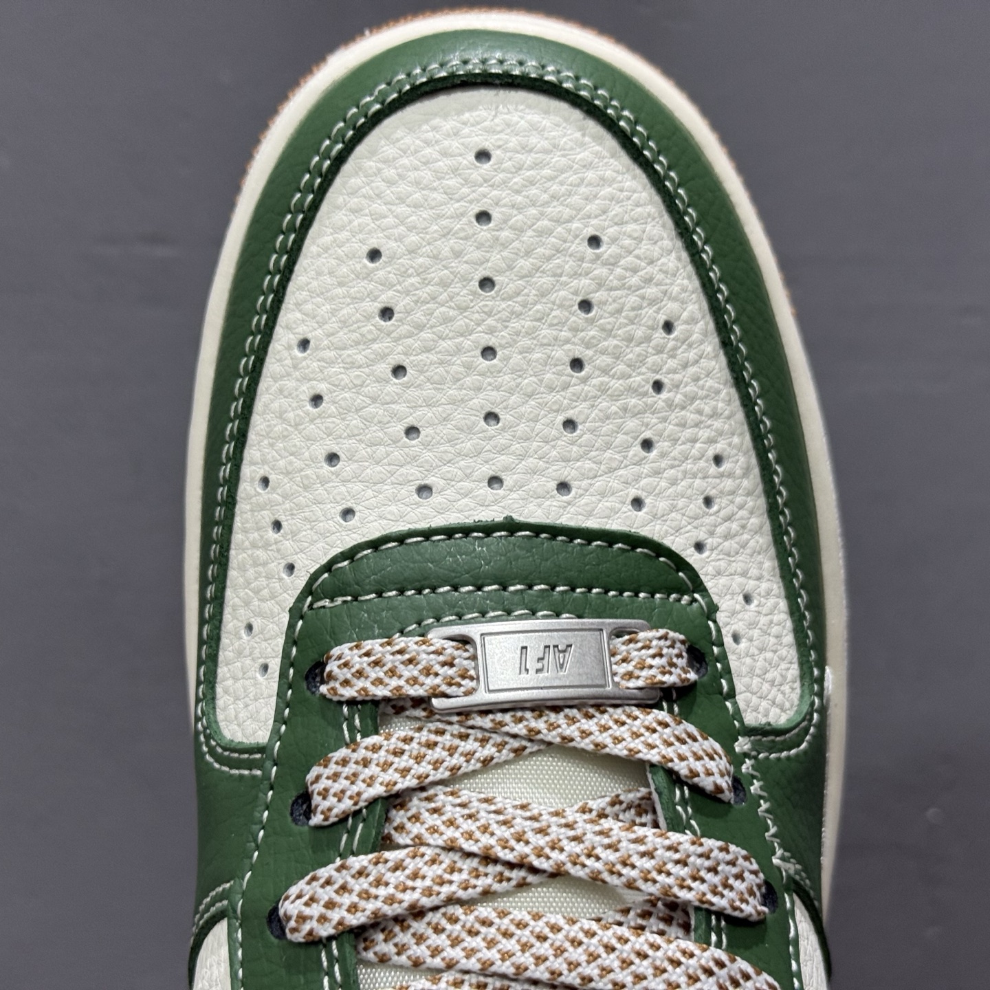 Nike Air Force 1'07 Low UN联名 草绿拼接生胶 空军一号低帮休闲板鞋 JP8028-006