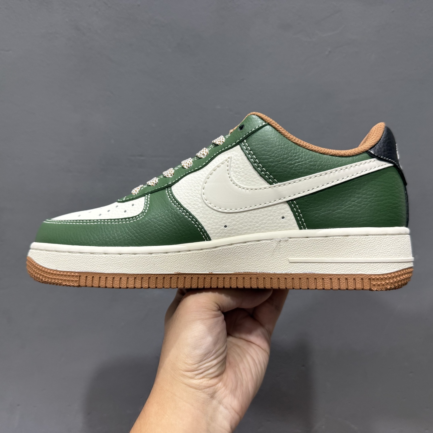 Nike Air Force 1'07 Low UN联名 草绿拼接生胶 空军一号低帮休闲板鞋 JP8028-006
