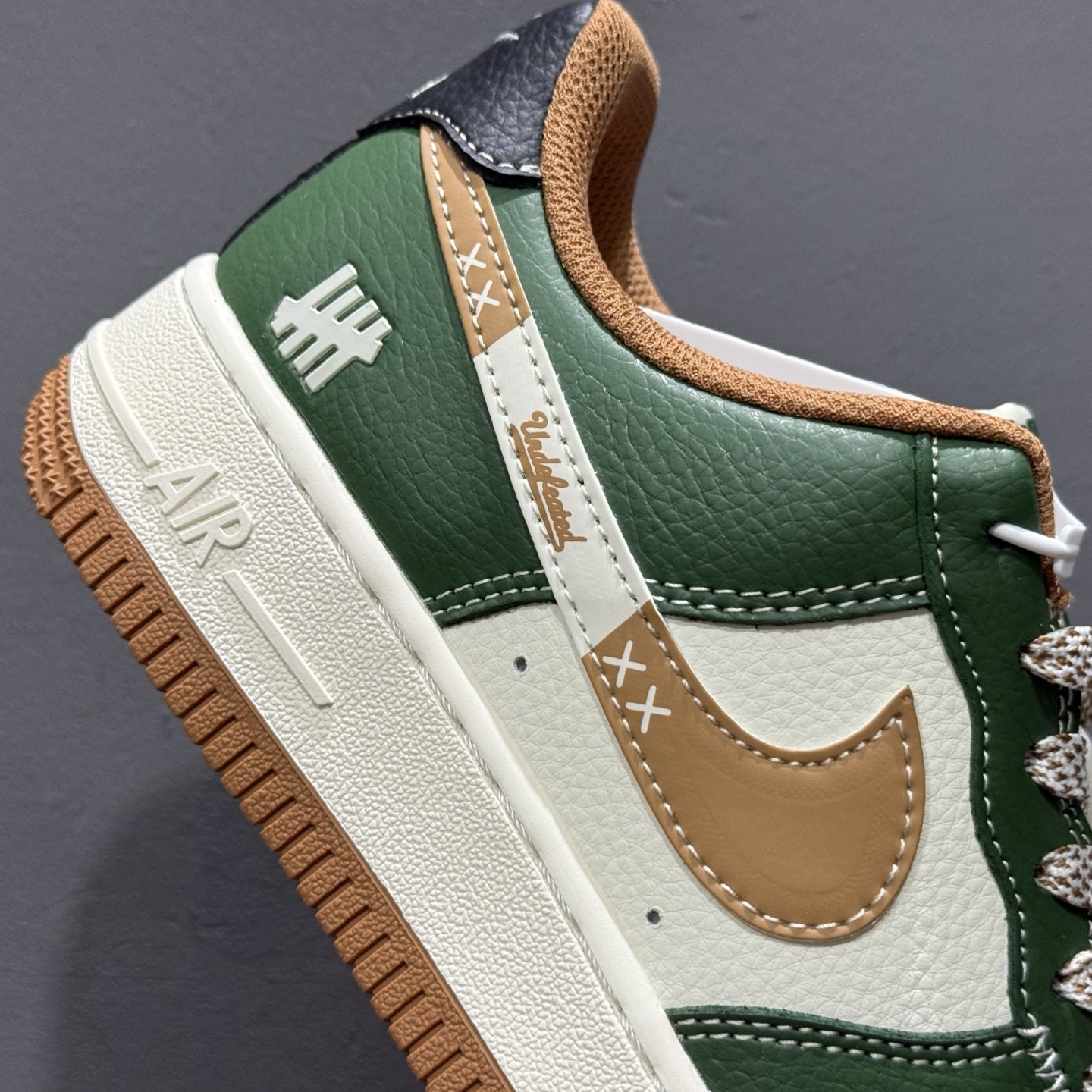 Nike Air Force 1'07 Low UN联名 草绿拼接生胶 空军一号低帮休闲板鞋 JP8028-006