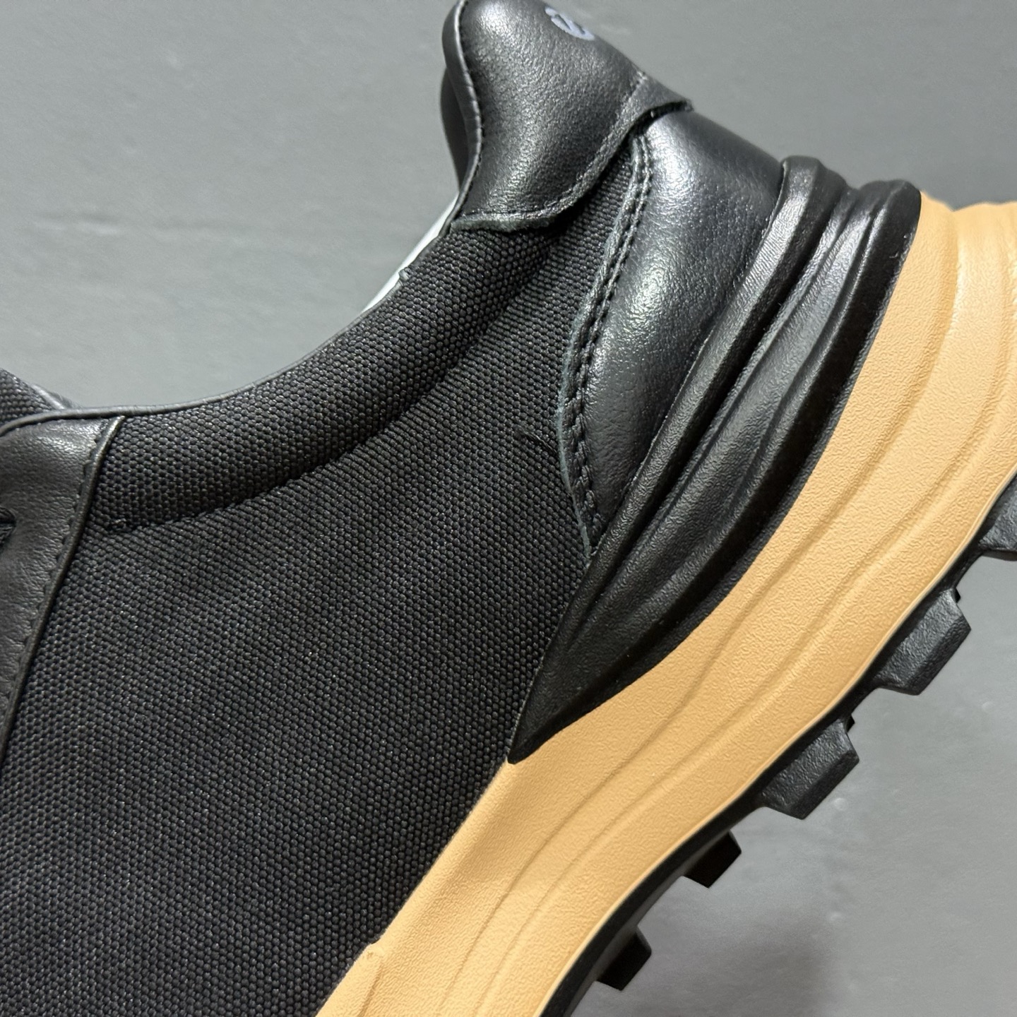 Ecco爱步男鞋百搭运动鞋男款 四季款阿甘鞋休闲华夫鞋复古跑鞋