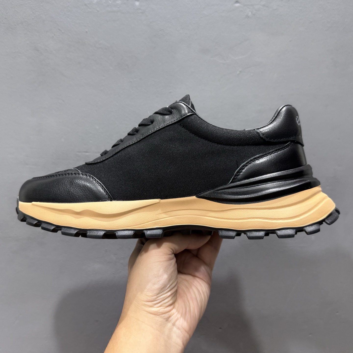 Ecco爱步男鞋百搭运动鞋男款 四季款阿甘鞋休闲华夫鞋复古跑鞋