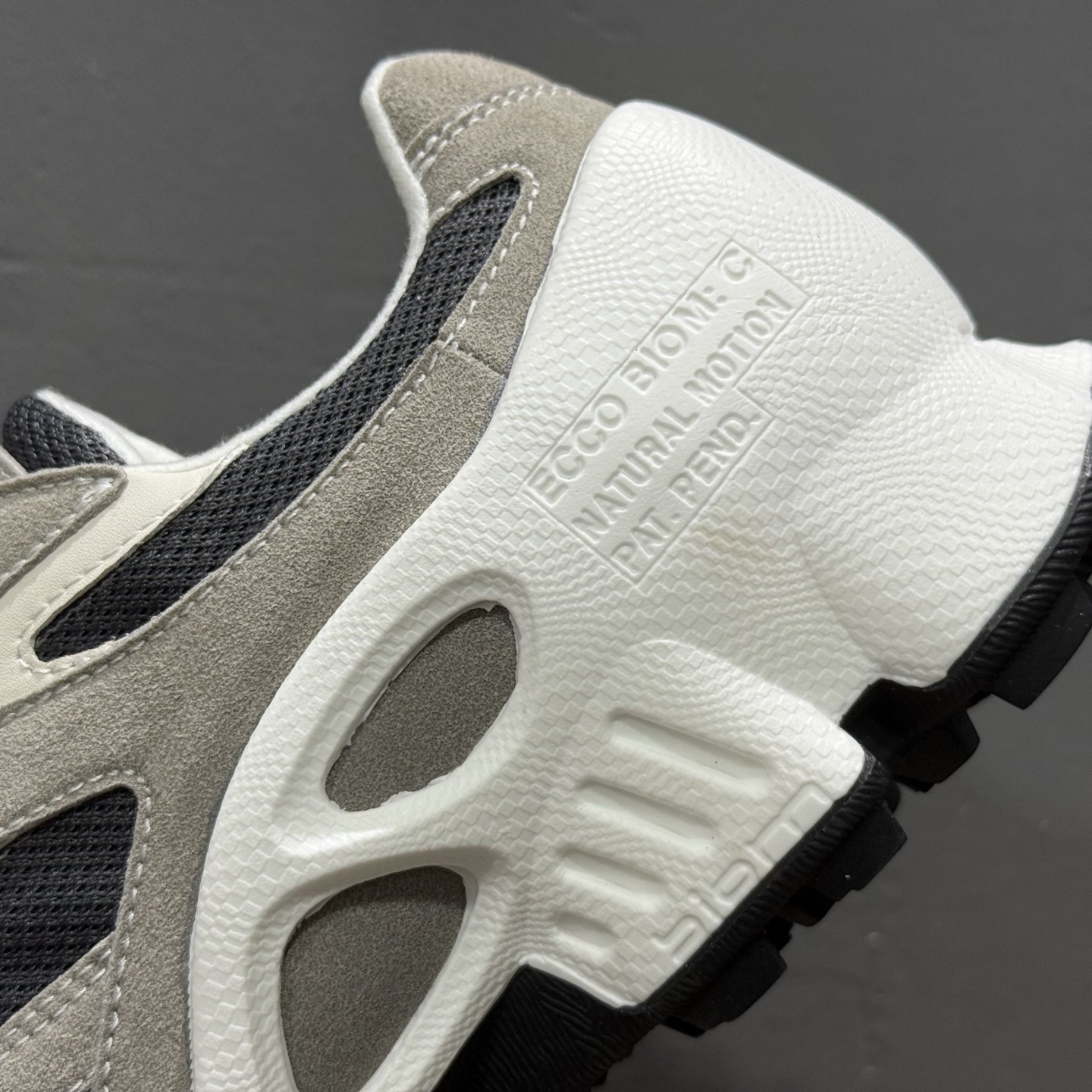 L/ Ecco 爱步 广东原厂 系列运动休闲板鞋