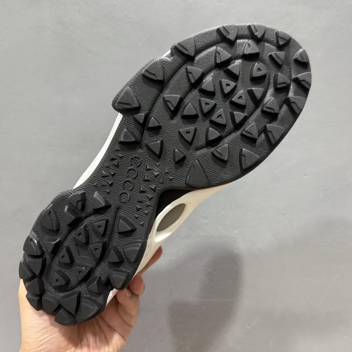 L/ Ecco 爱步 广东原厂 系列运动休闲板鞋