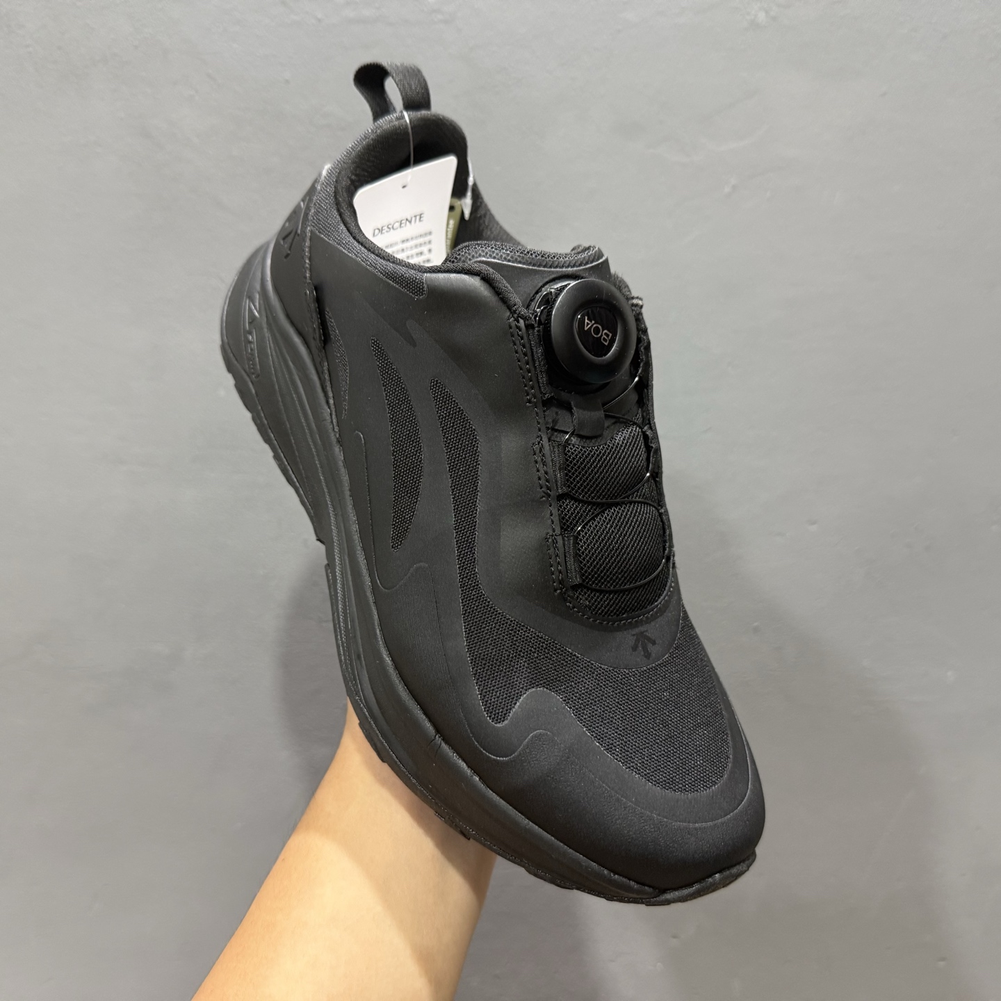 L/DESCENTE迪桑特轻盈缓震透气鞋面时尚休闲运动男子越野跑鞋