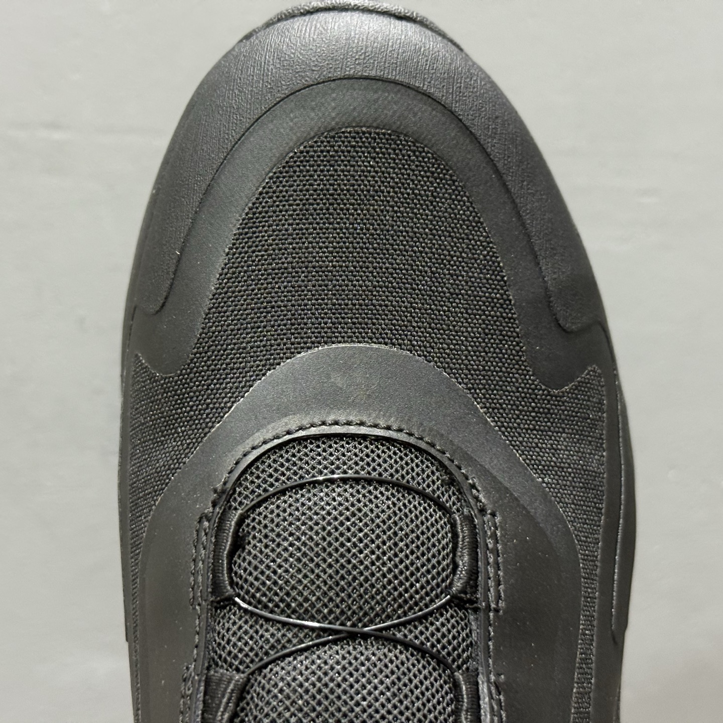 L/DESCENTE迪桑特轻盈缓震透气鞋面时尚休闲运动男子越野跑鞋