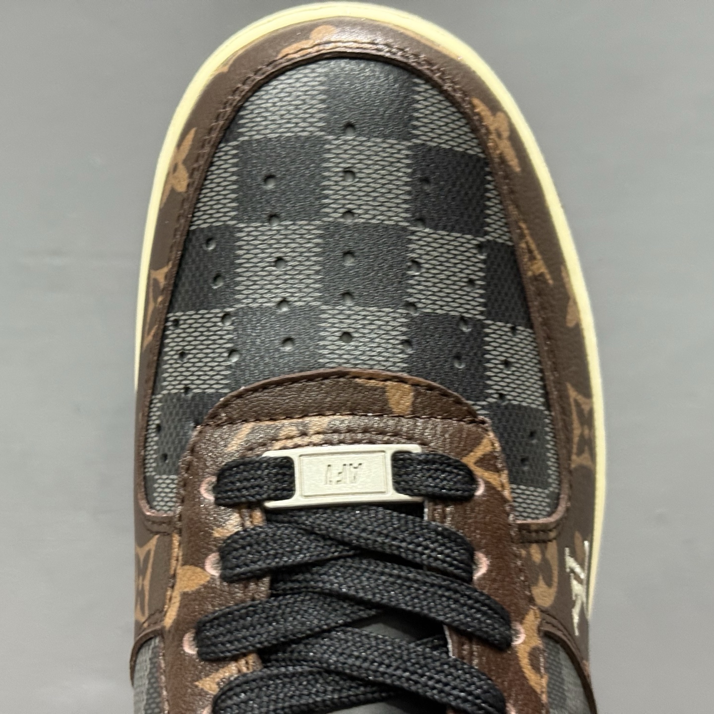 Nike Air Force 1'07 Low LV联名 咖啡灰 空军一号低帮休闲板鞋 SC0601-563