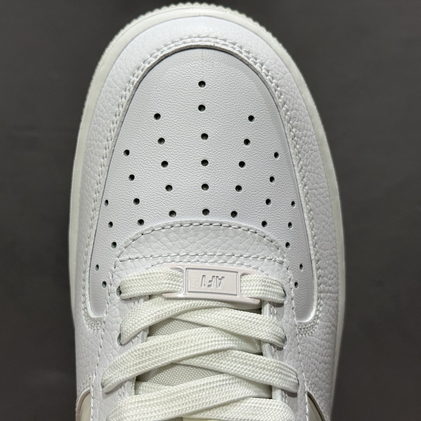 AIR FORCE 1 '07 原低帮空军版型专注外贸渠道 全掌内置蜂窝气垫 原盒配件 原厂中底钢印 拉帮完美 IH3204-100