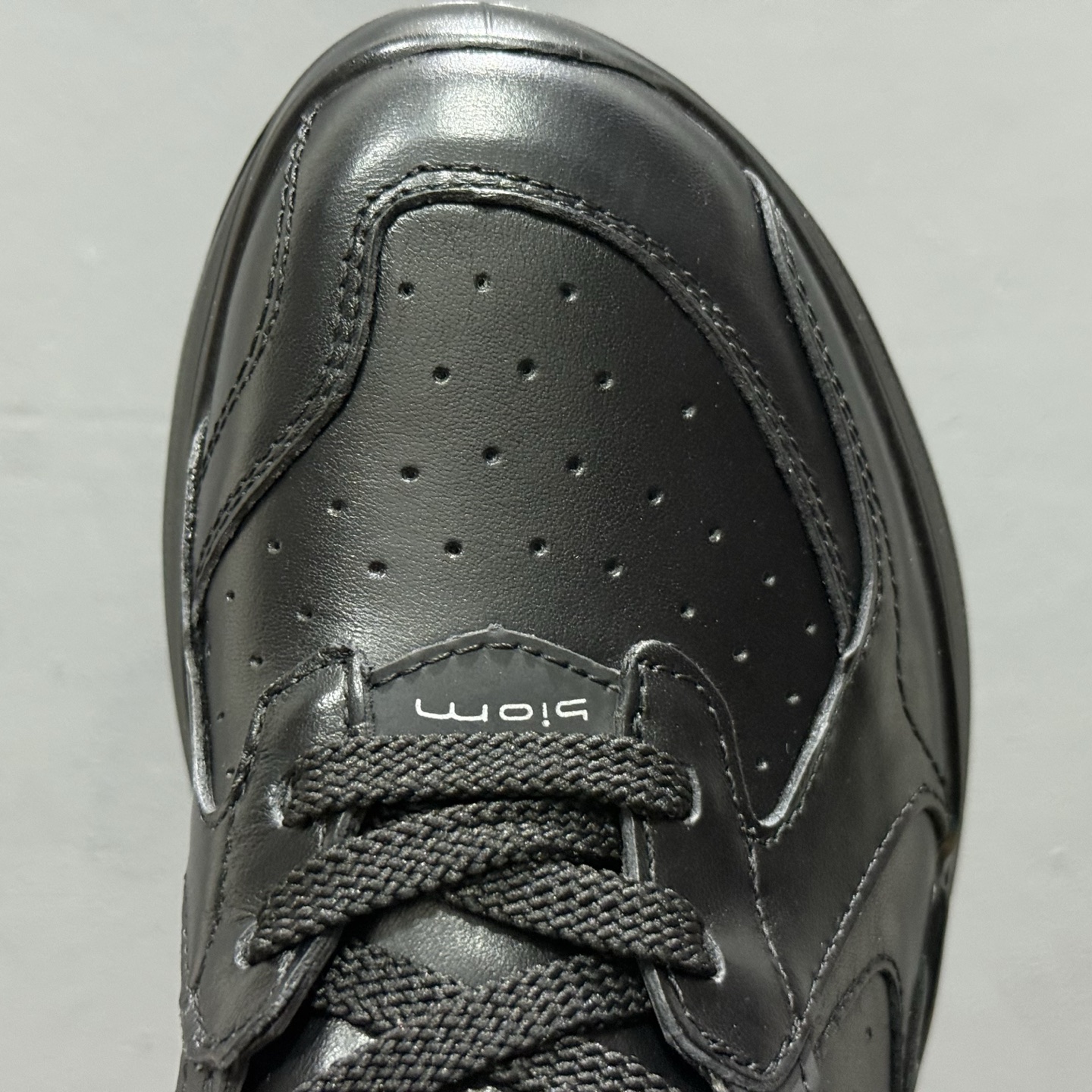 25年Ecco爱步 2.2皮面经典BIOM 经典和现代工艺品质融合 精选意大利小牛皮面料 百搭休闲老爹鞋