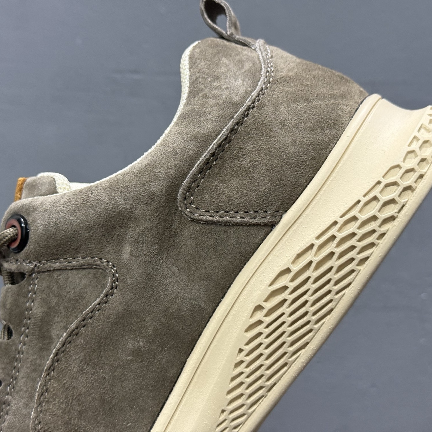 25年秋冬款CAT硬汉推土机品牌·卡特Tramp Hike Low款户外休闲系带男鞋