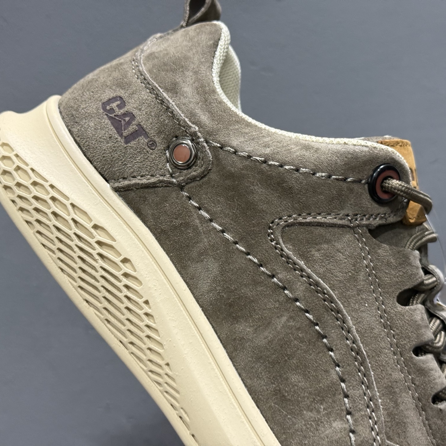 25年秋冬款CAT硬汉推土机品牌·卡特Tramp Hike Low款户外休闲系带男鞋