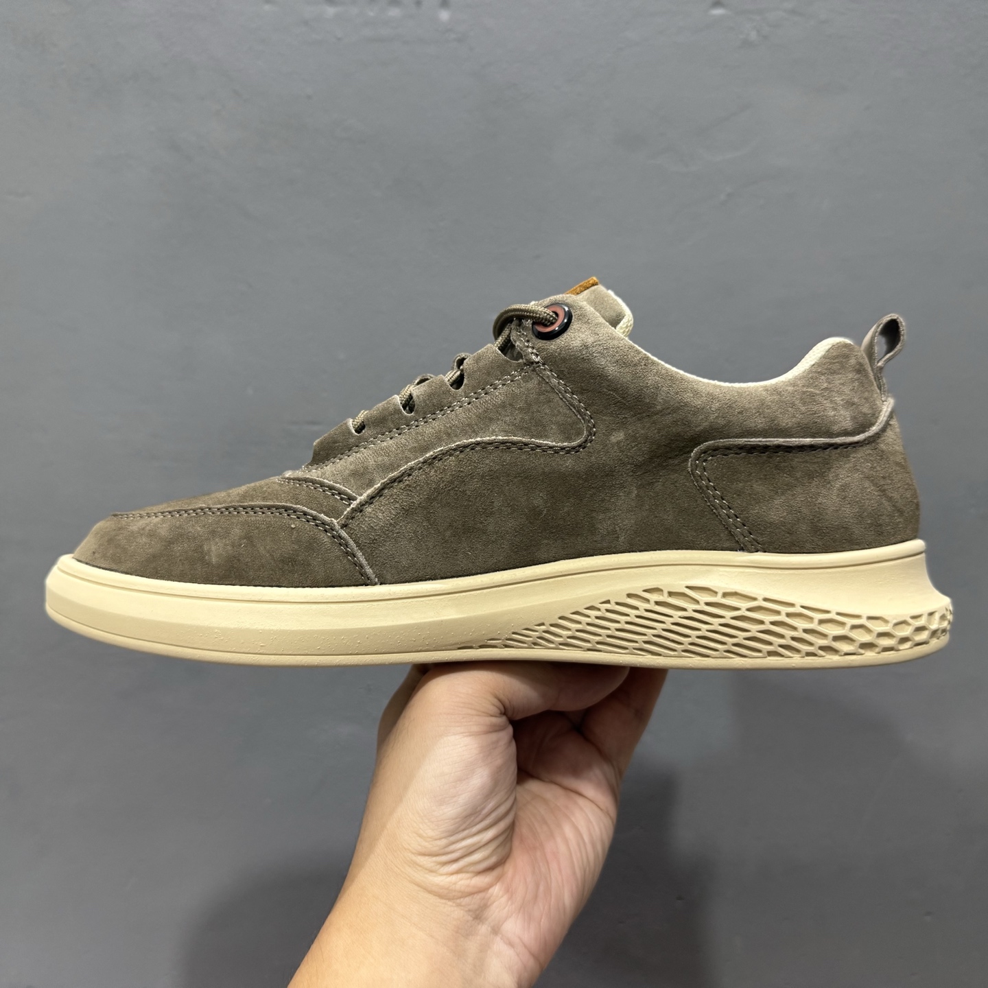 25年秋冬款CAT硬汉推土机品牌·卡特Tramp Hike Low款户外休闲系带男鞋