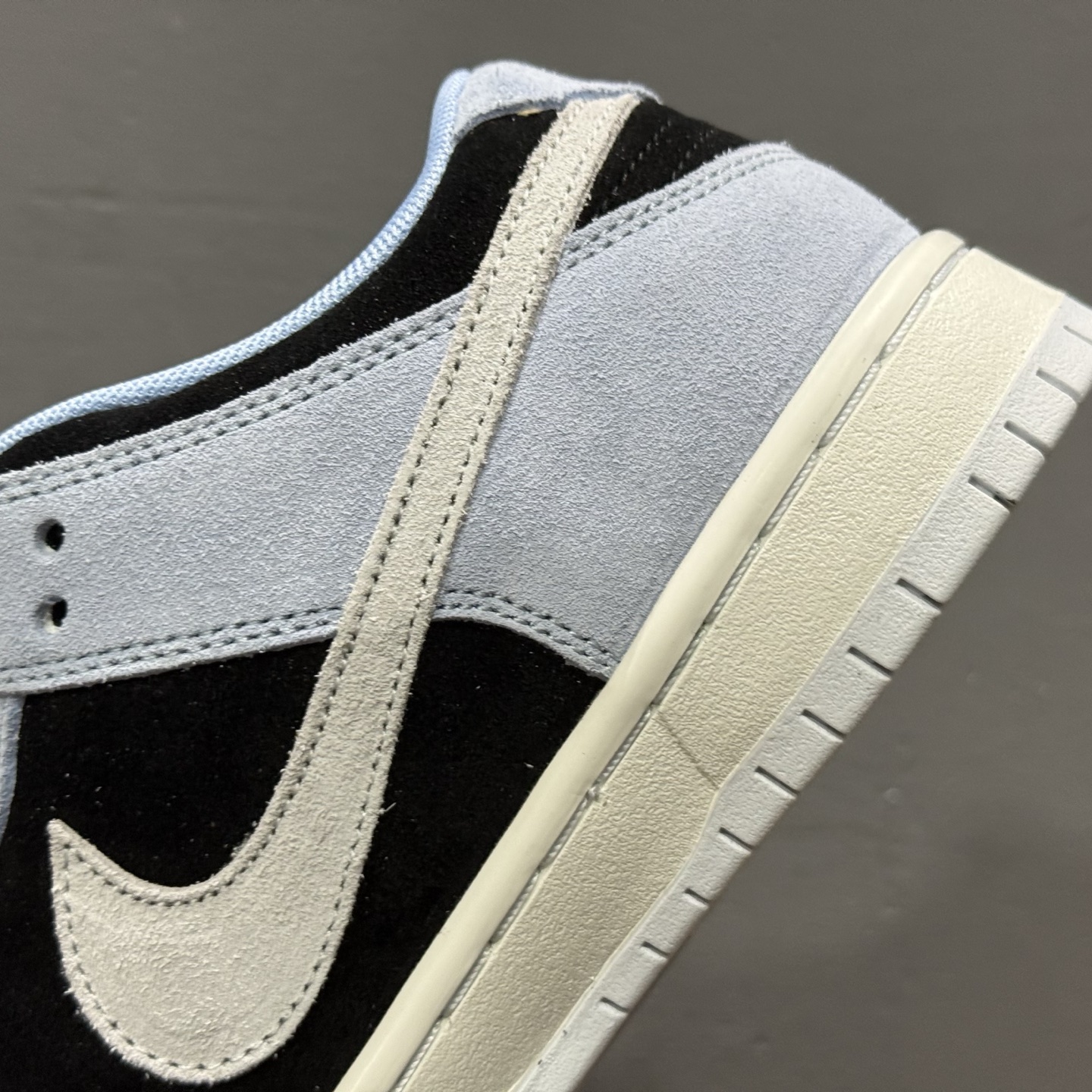 Nike SB Dunk Low pro 独家版型蒸餾加工帶來的是更好的视觉和脚感体验 HF3063-400