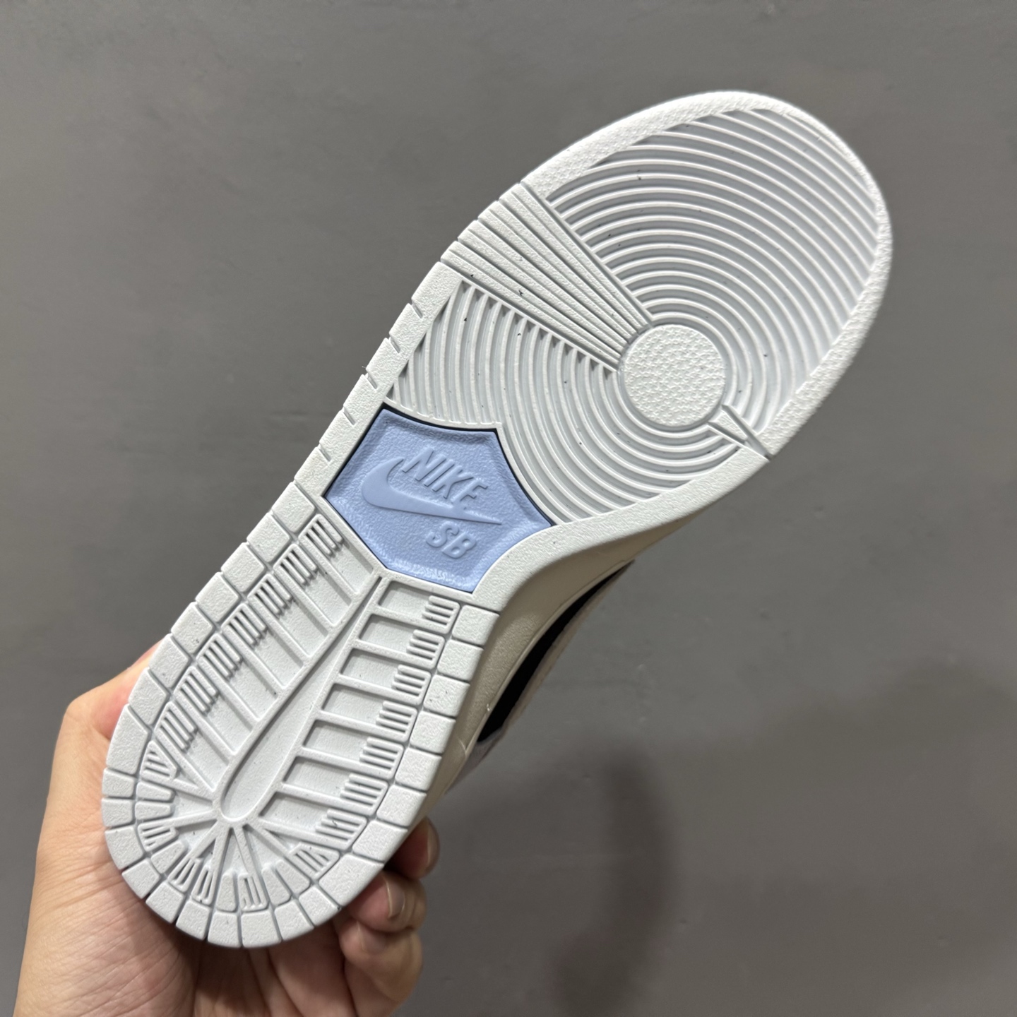 Nike SB Dunk Low pro 独家版型蒸餾加工帶來的是更好的视觉和脚感体验 HF3063-400