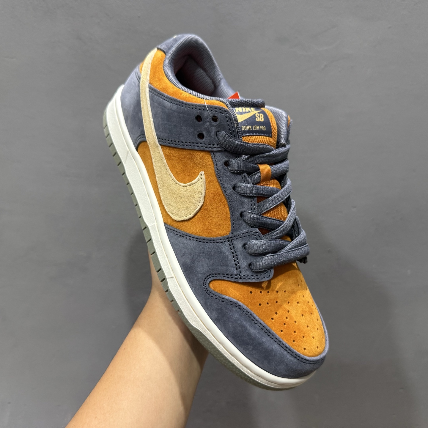 Nike SB Dunk Low pro 独家版型蒸餾加工帶來的是更好的视觉和脚感体验 HF3063-002
