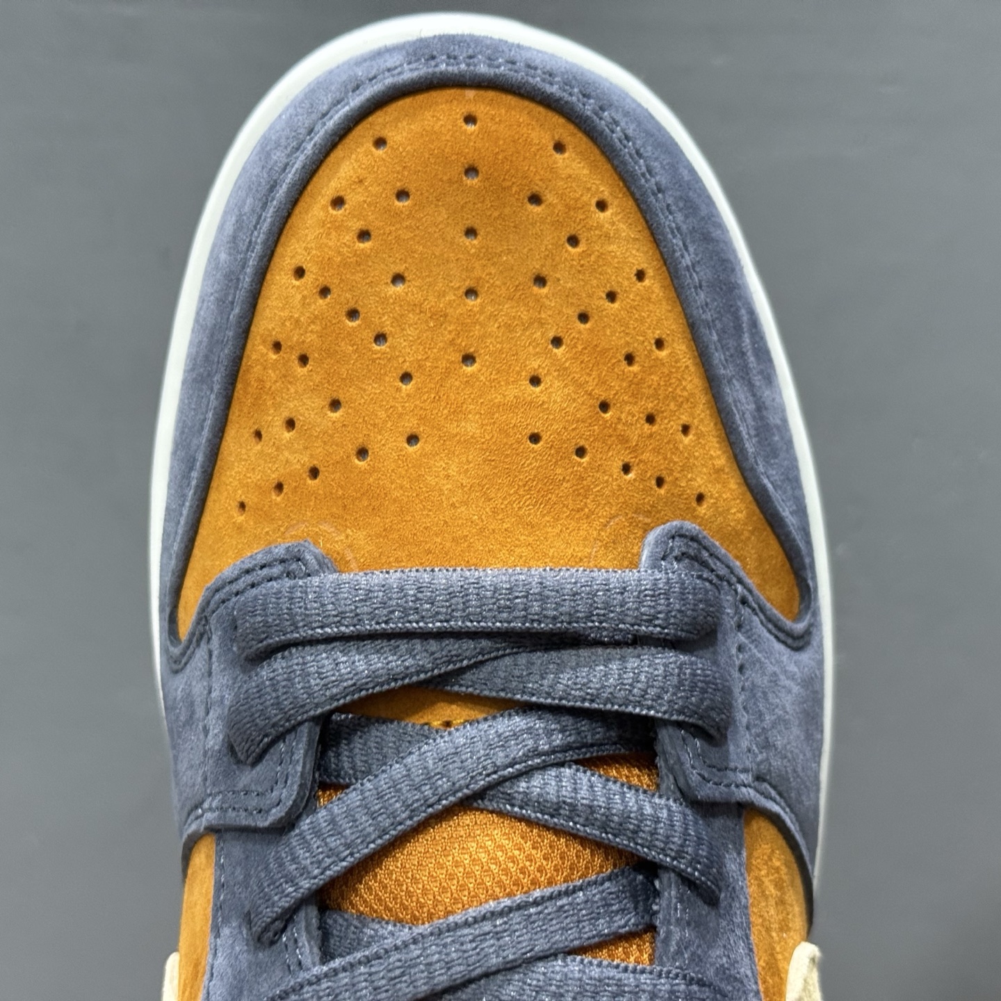 Nike SB Dunk Low pro 独家版型蒸餾加工帶來的是更好的视觉和脚感体验 HF3063-002