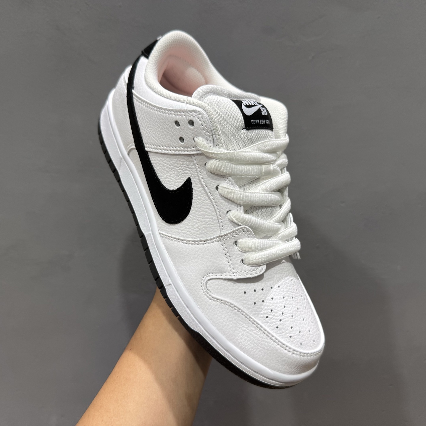 Nike SB Dunk Low pro 独家版型蒸餾加工帶來的是更好的视觉和脚感体验 HF3704-100
