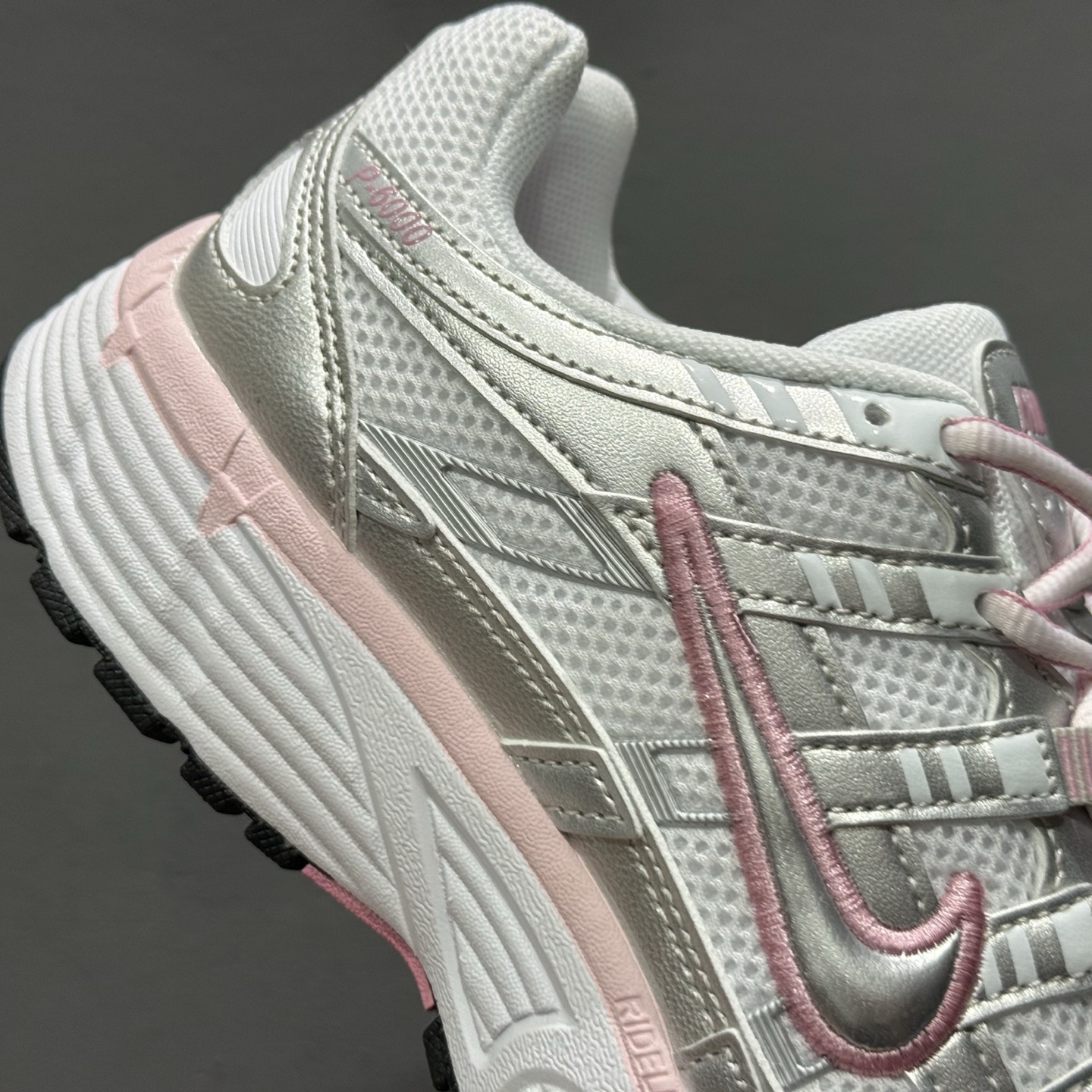 Nk P-6000 白粉复古休闲运动老爹鞋 BV1021-108