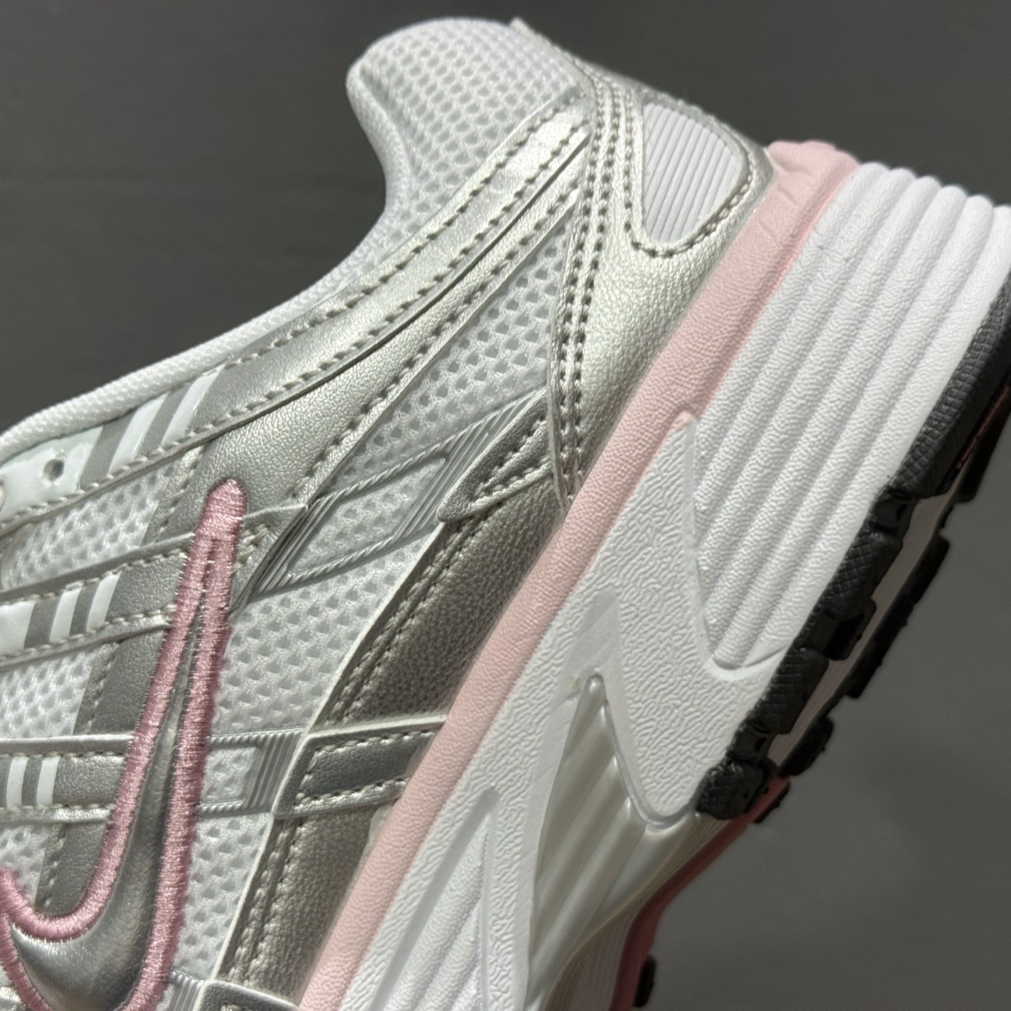 Nk P-6000 白粉复古休闲运动老爹鞋 BV1021-108