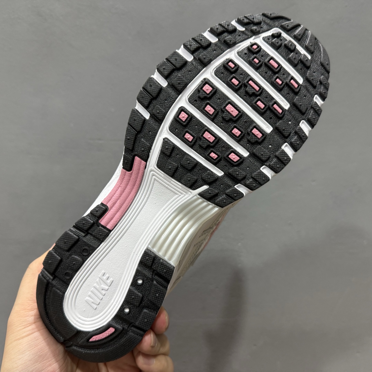 Nk P-6000 白粉复古休闲运动老爹鞋 BV1021-108