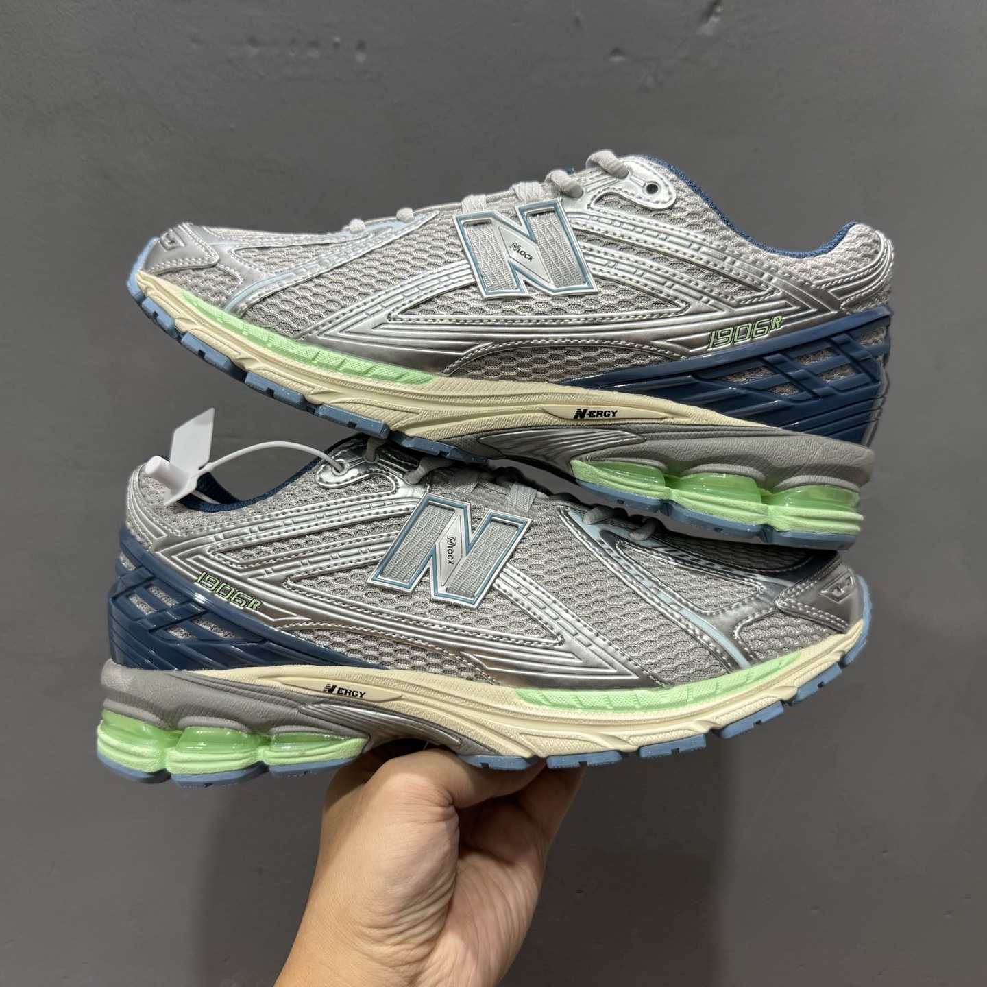 New Balance 1906系列复古老爹风休闲运动慢跑鞋 U1906RCR