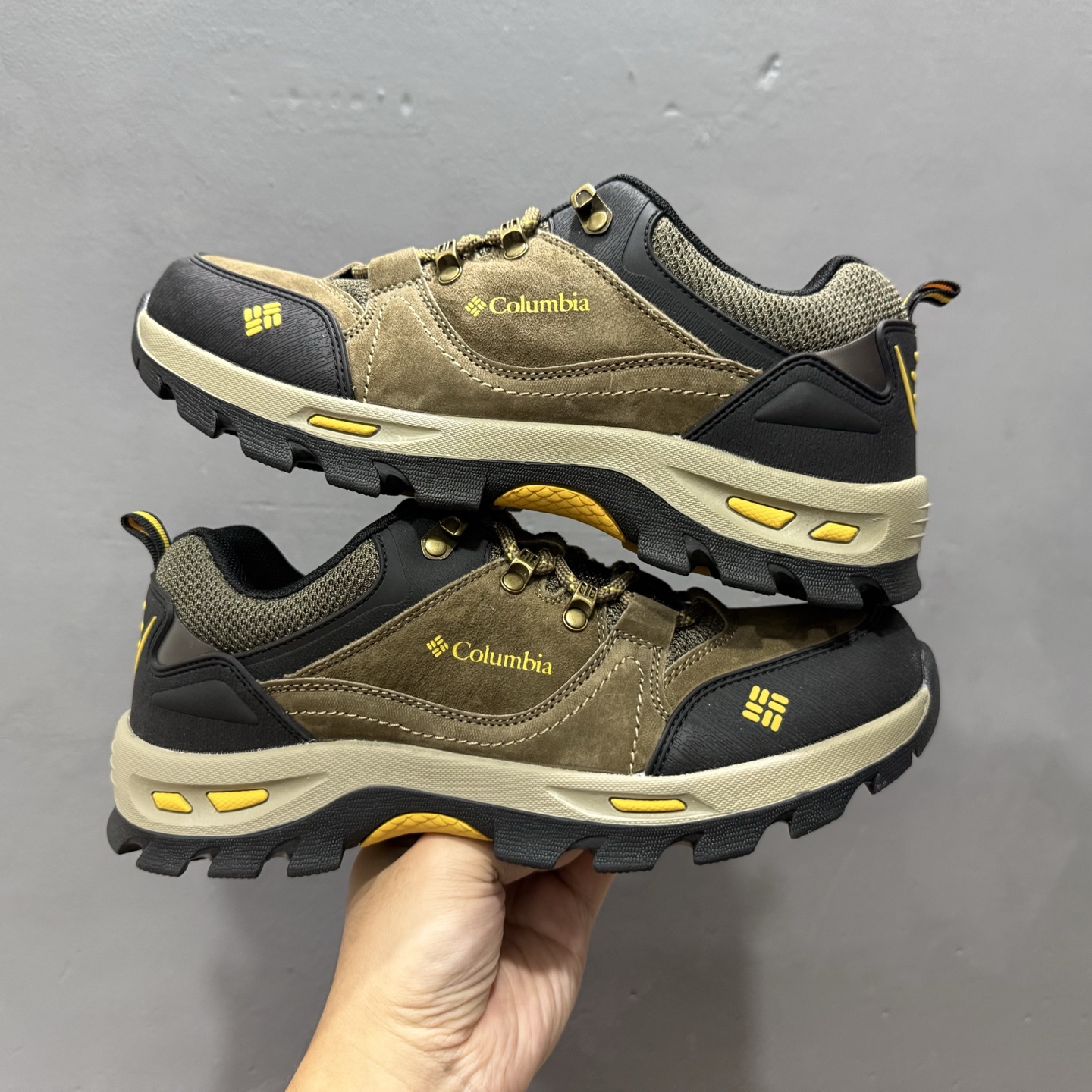 新货Columbia 哥伦比亚户外登山鞋休闲鞋户外越野徒步鞋