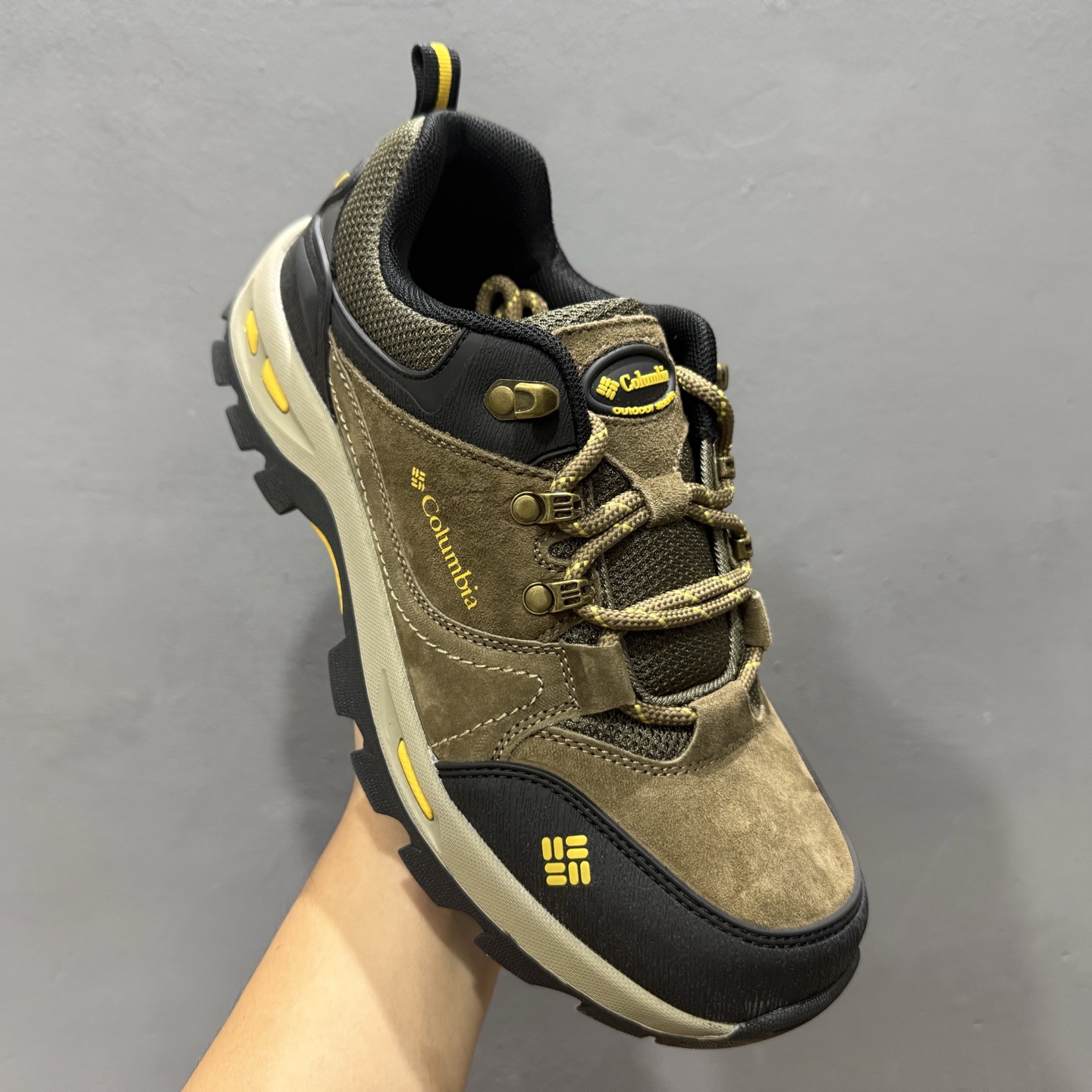 新货Columbia 哥伦比亚户外登山鞋休闲鞋户外越野徒步鞋