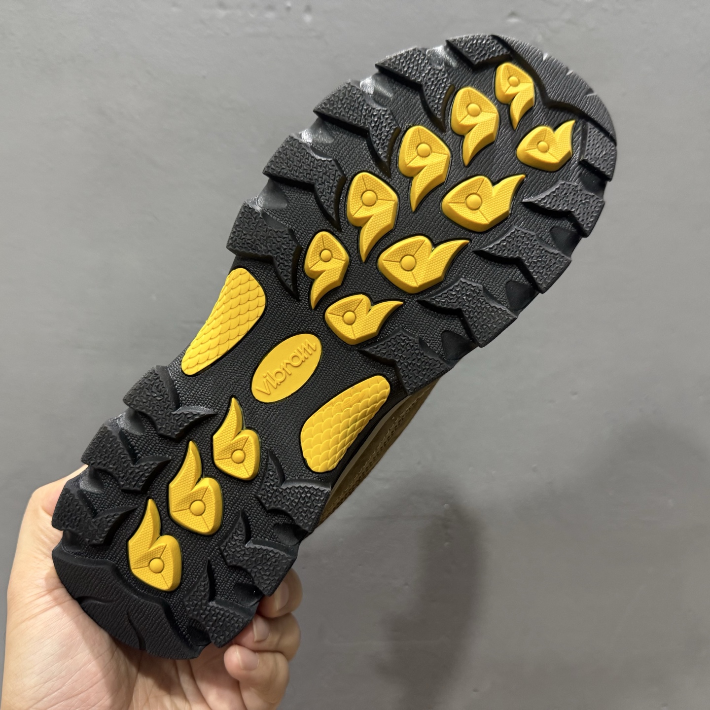 新货Columbia 哥伦比亚户外登山鞋休闲鞋户外越野徒步鞋