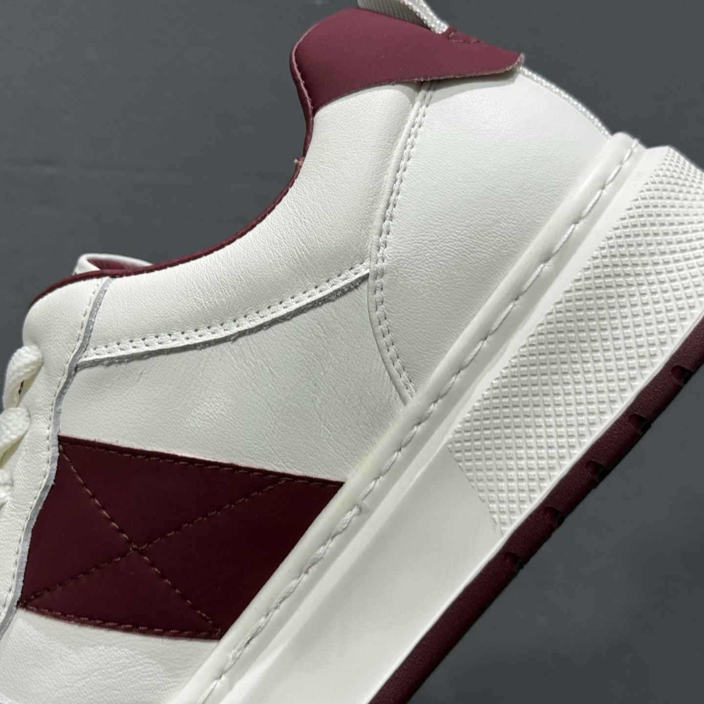 独家实拍Valentino 华伦天奴 Rockstud untitled 厚底休闲铆钉小白鞋