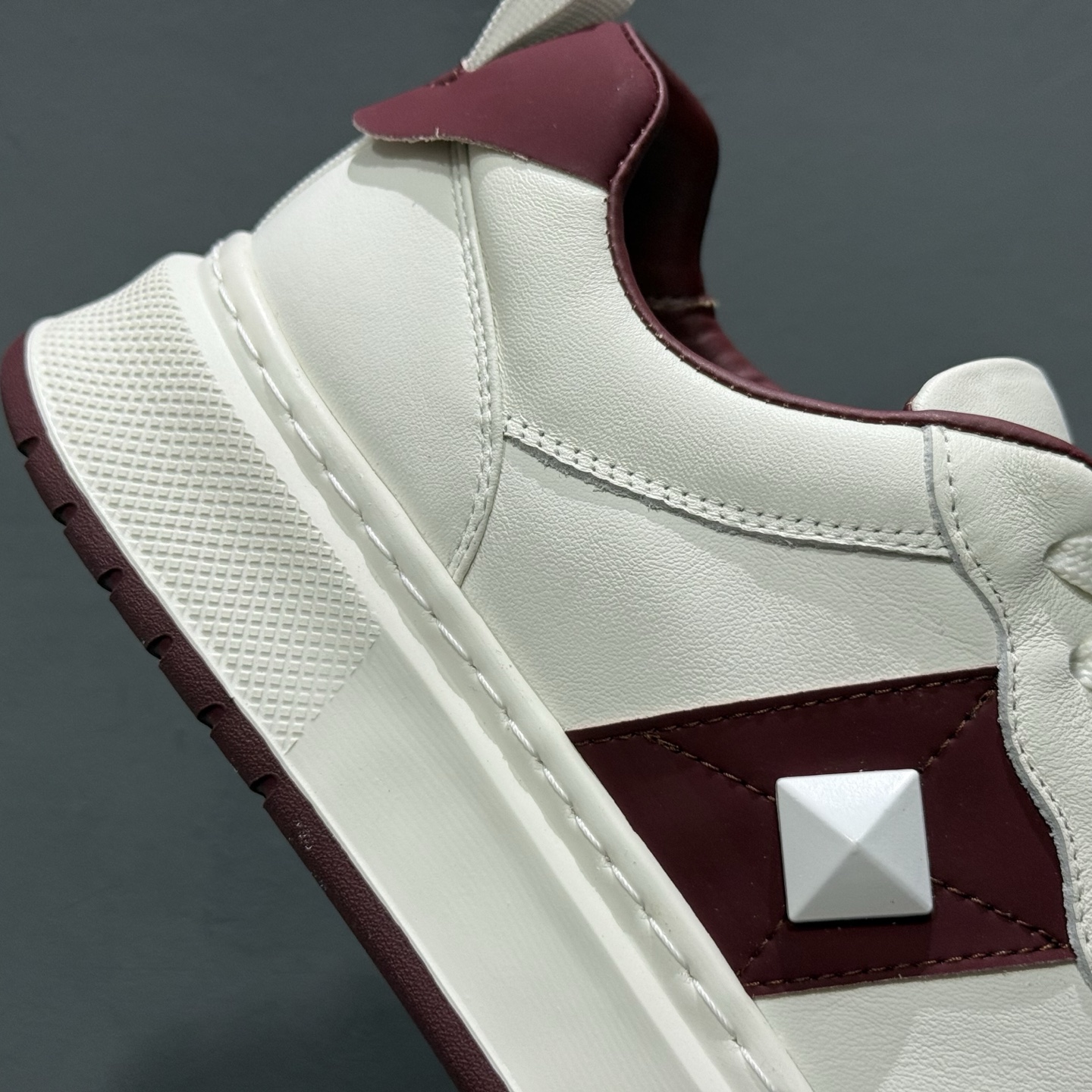 独家实拍Valentino 华伦天奴 Rockstud untitled 厚底休闲铆钉小白鞋