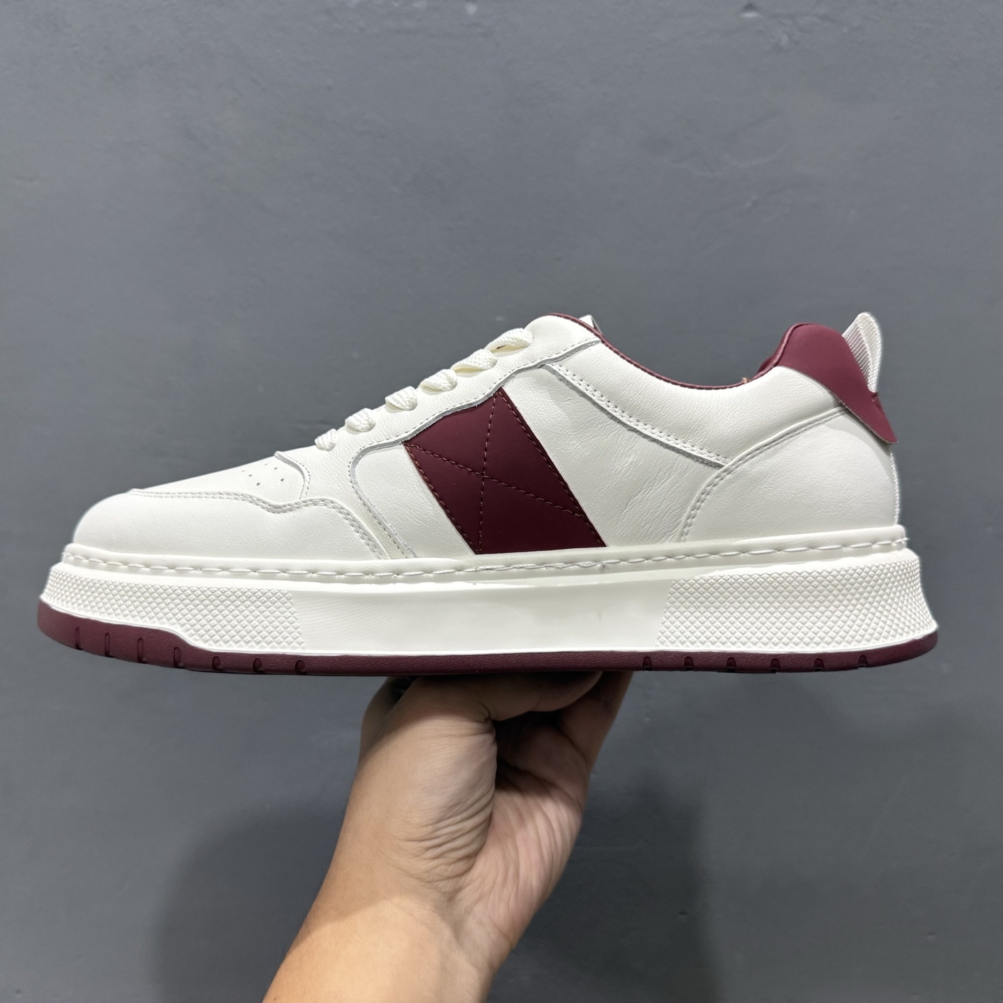 独家实拍Valentino 华伦天奴 Rockstud untitled 厚底休闲铆钉小白鞋