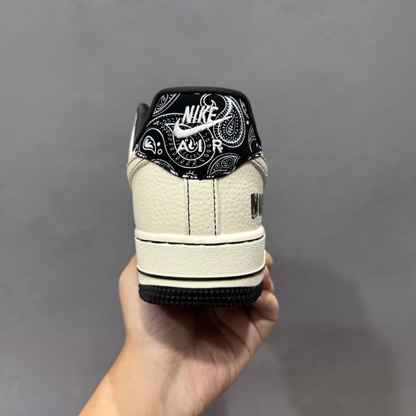 Nike Air Force 1'07 Low 腰果花 经典白黑 空军一号低帮休闲板鞋 ZD1988-005