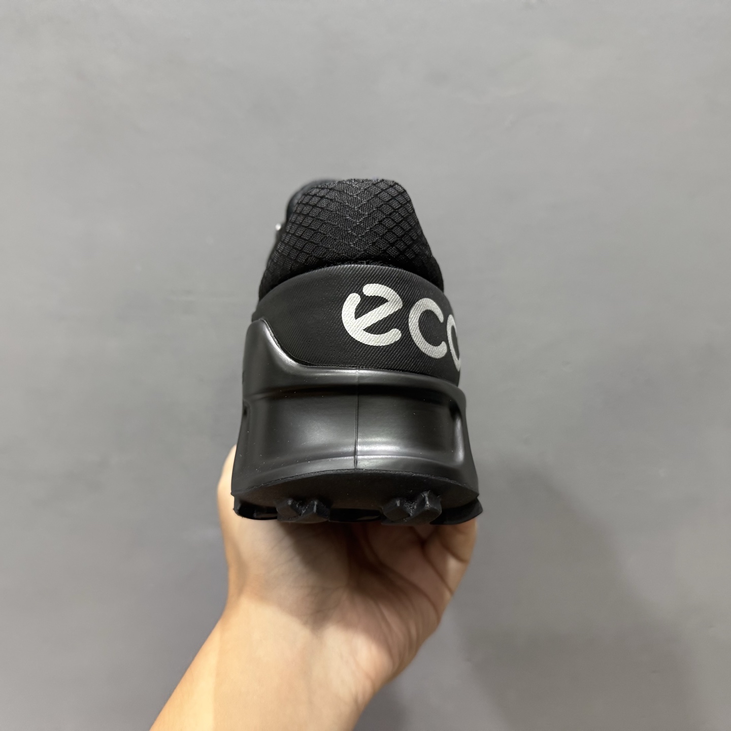 ECCO爱步休闲运动鞋男 防水透气跑步鞋 健步BIOM2.1越野 鞋面采用GORE-TEX防水薄膜内衬