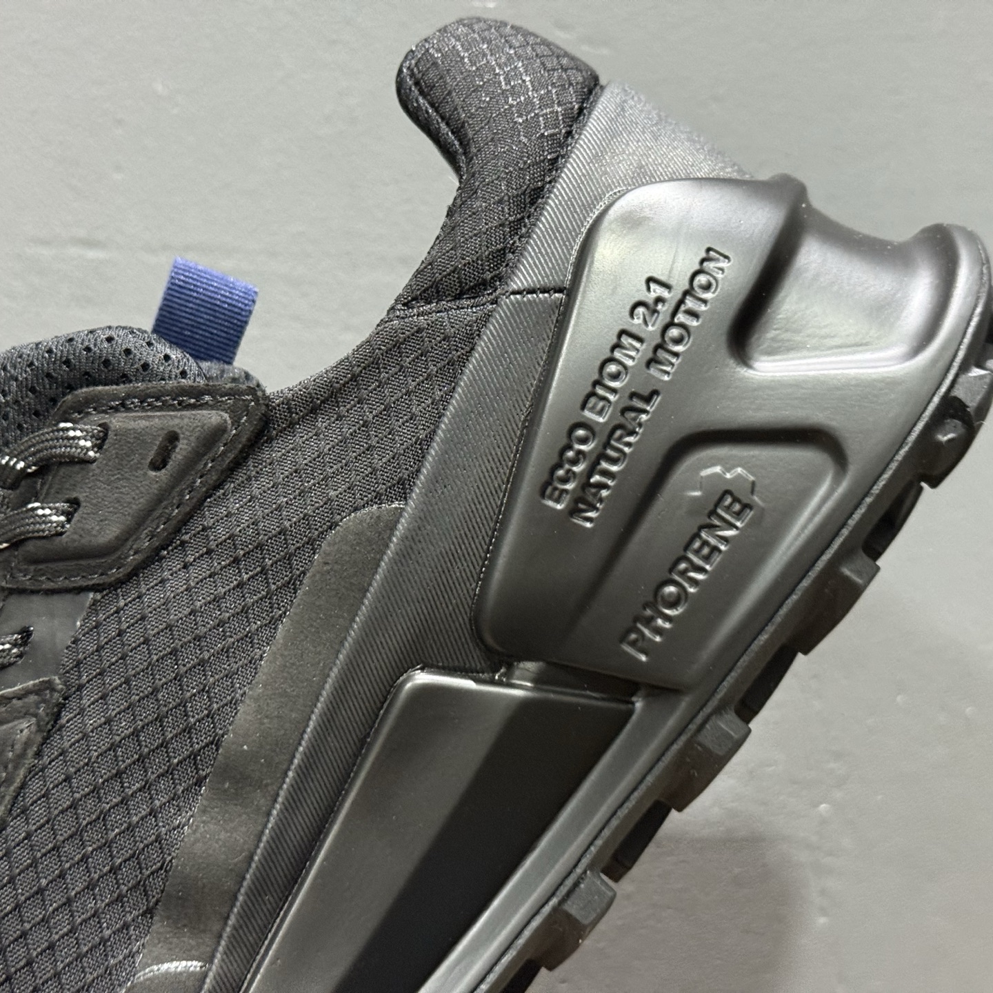 ECCO爱步休闲运动鞋男 防水透气跑步鞋 健步BIOM2.1越野 鞋面采用GORE-TEX防水薄膜内衬