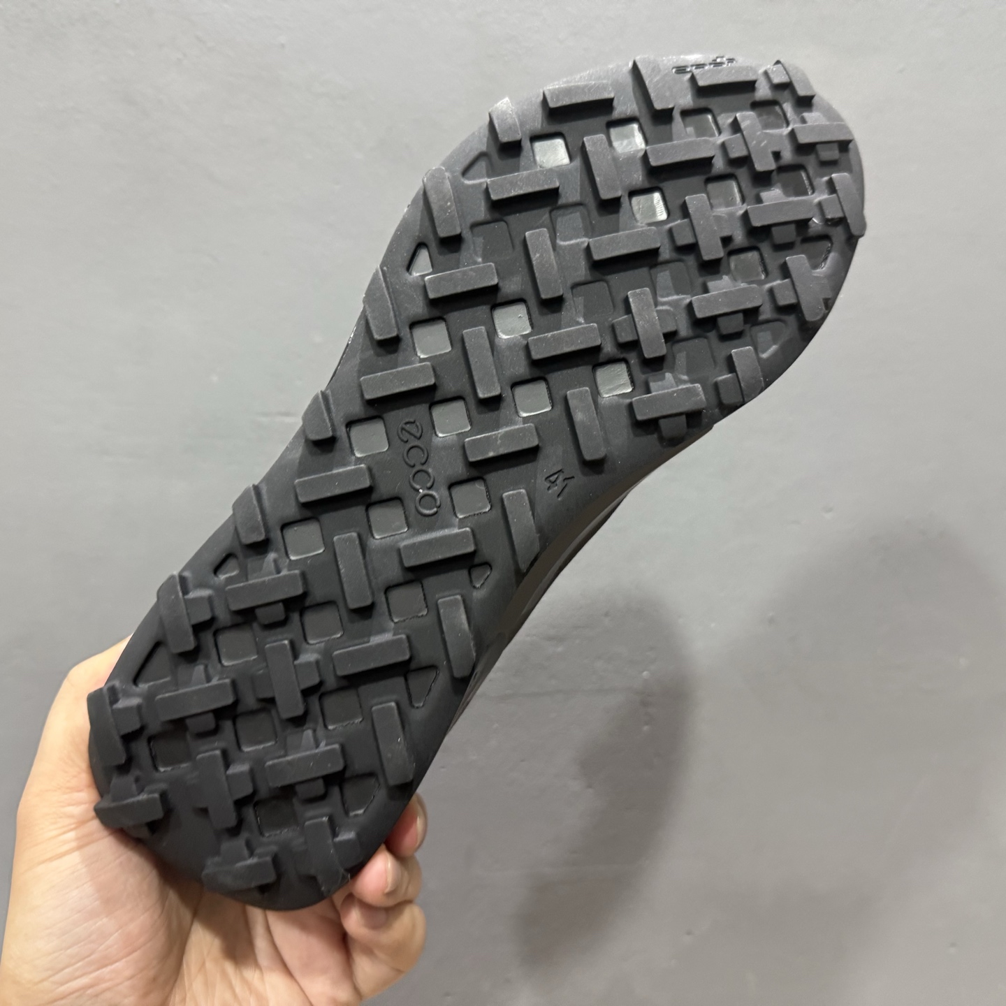 ECCO爱步休闲运动鞋男 防水透气跑步鞋 健步BIOM2.1越野 鞋面采用GORE-TEX防水薄膜内衬