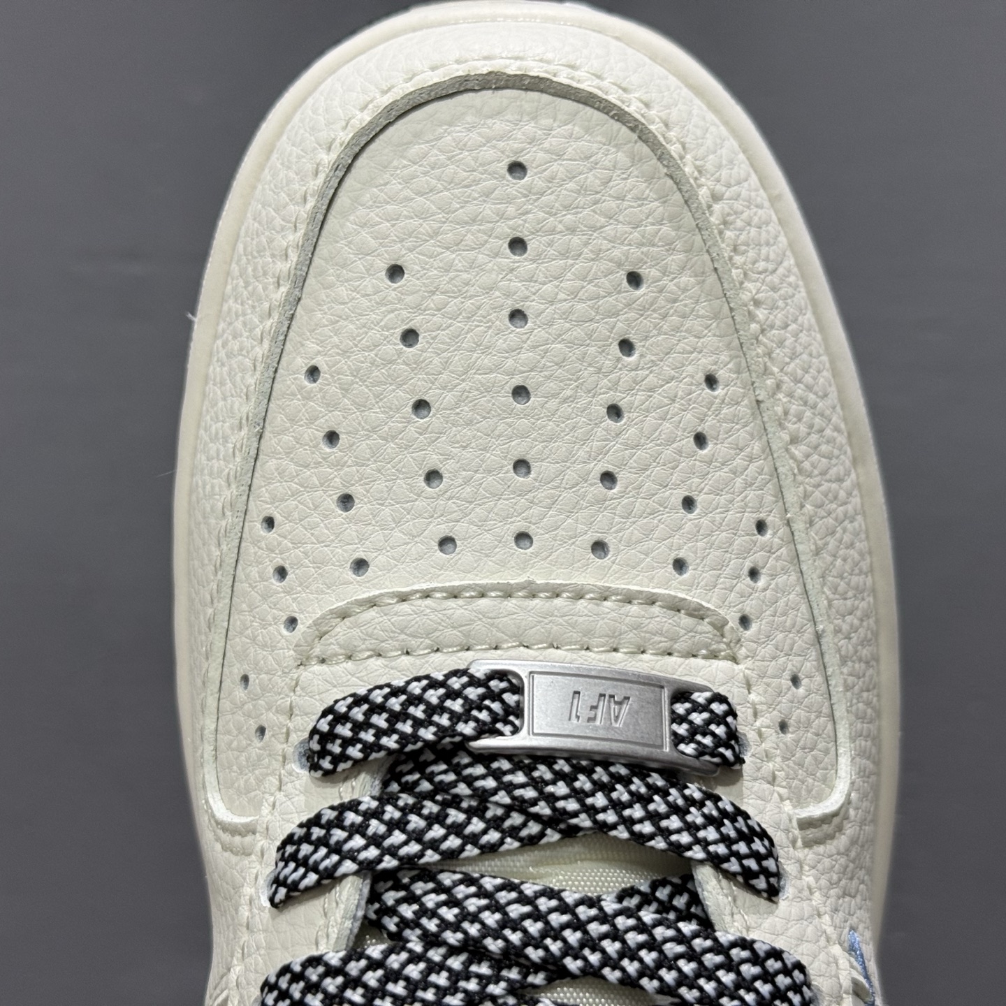 Nike Air Force 1'07 Low 李维斯联名 米蓝牛仔四勾 空军一号低帮休闲板鞋 QW5606-261