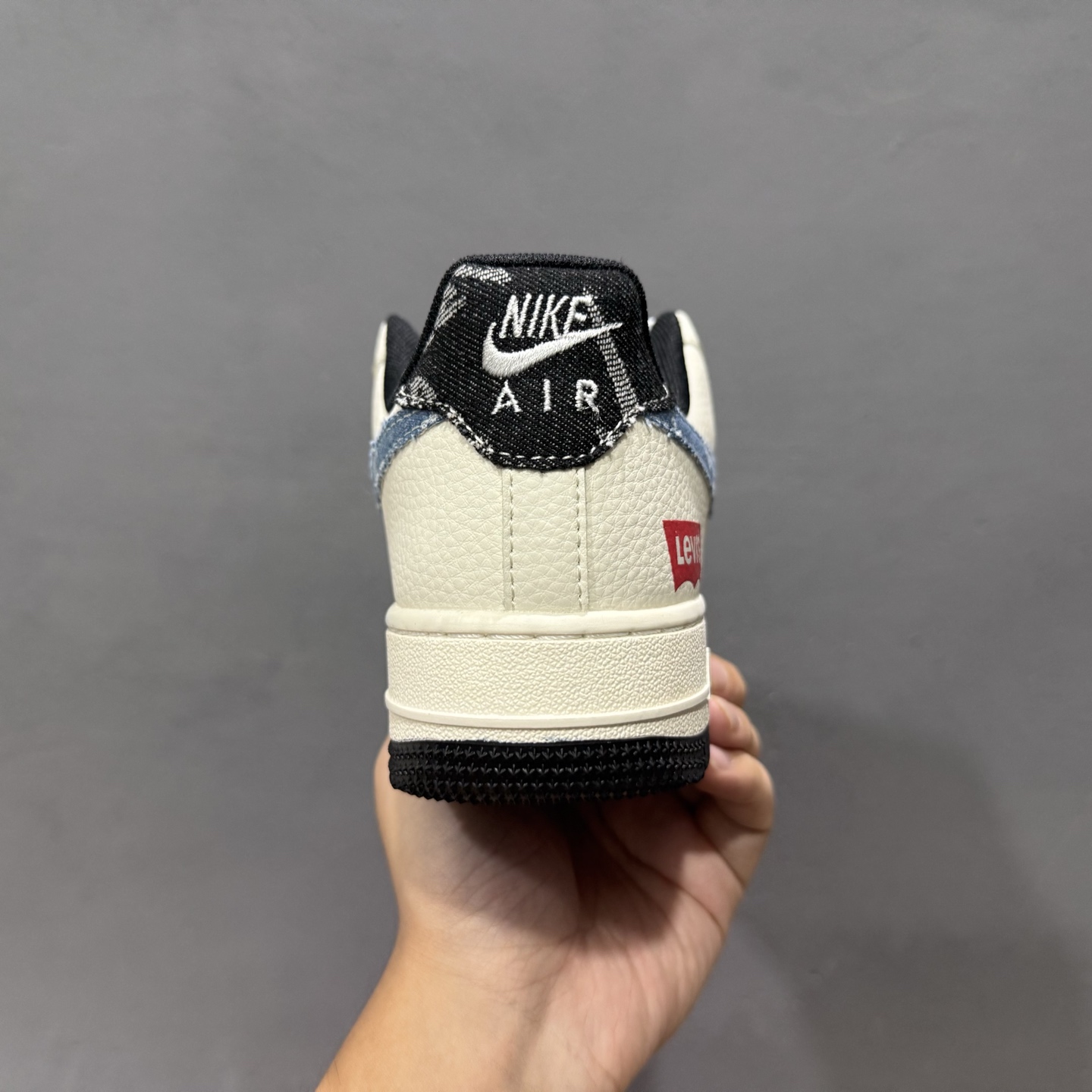Nike Air Force 1'07 Low 李维斯联名 米蓝牛仔四勾 空军一号低帮休闲板鞋 QW5606-261