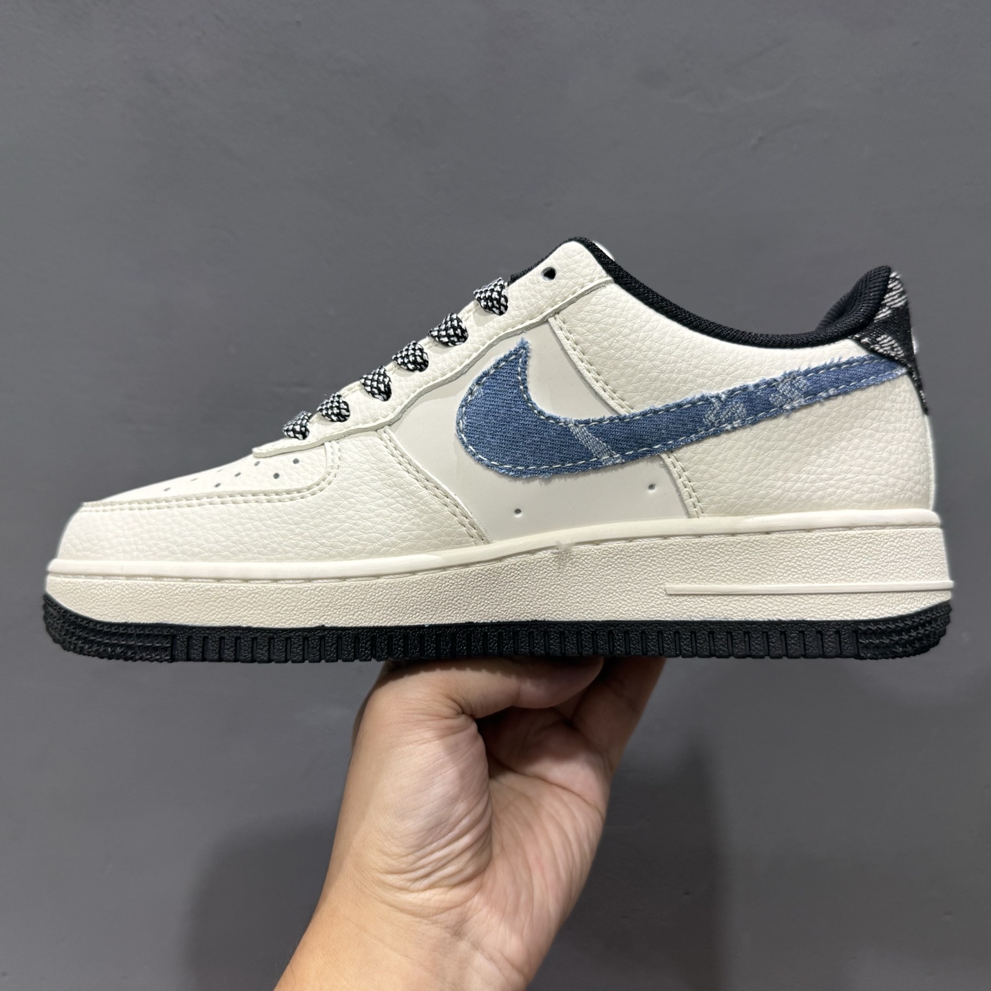 Nike Air Force 1'07 Low 李维斯联名 米蓝牛仔四勾 空军一号低帮休闲板鞋 QW5606-261