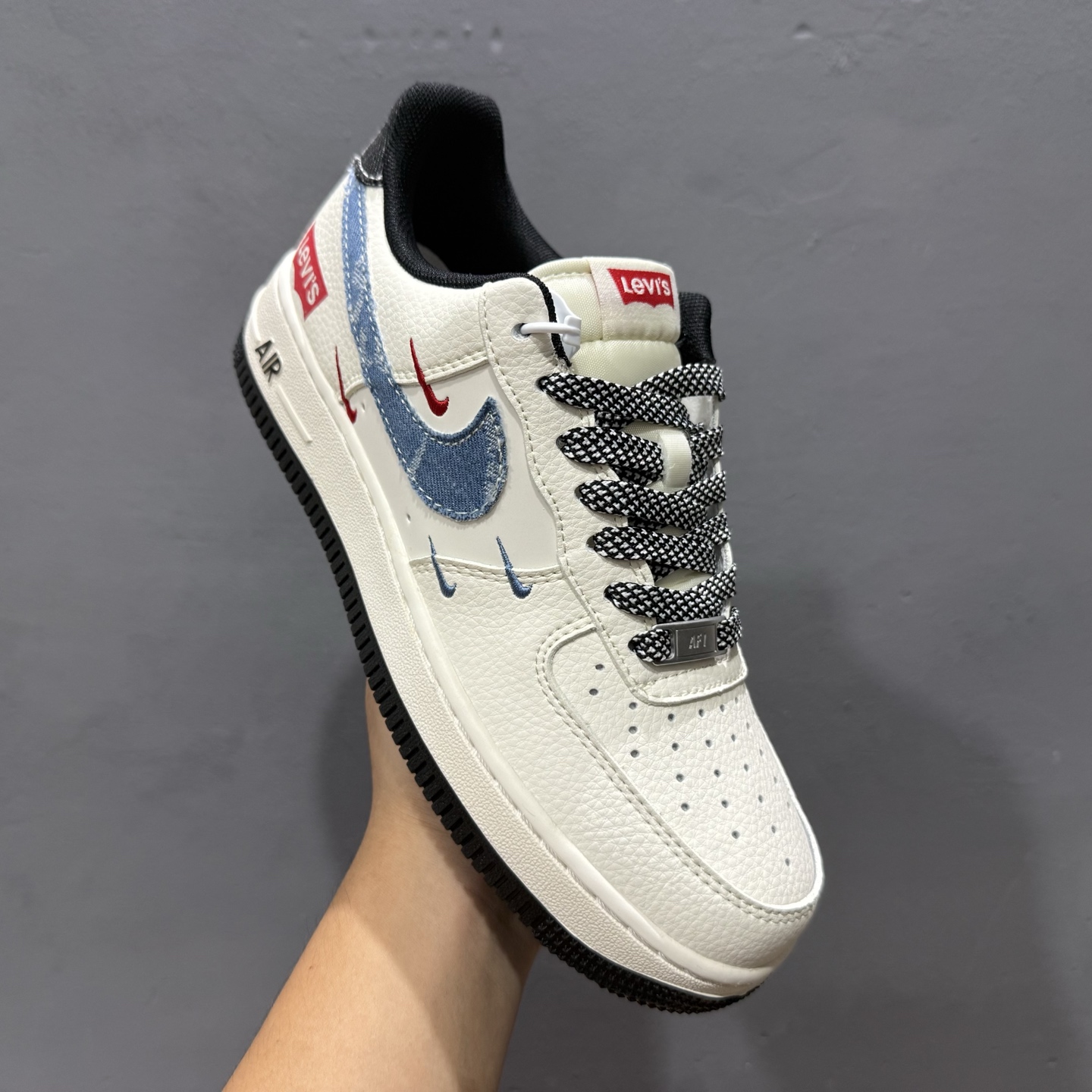 Nike Air Force 1'07 Low 李维斯联名 米蓝牛仔四勾 空军一号低帮休闲板鞋 QW5606-261