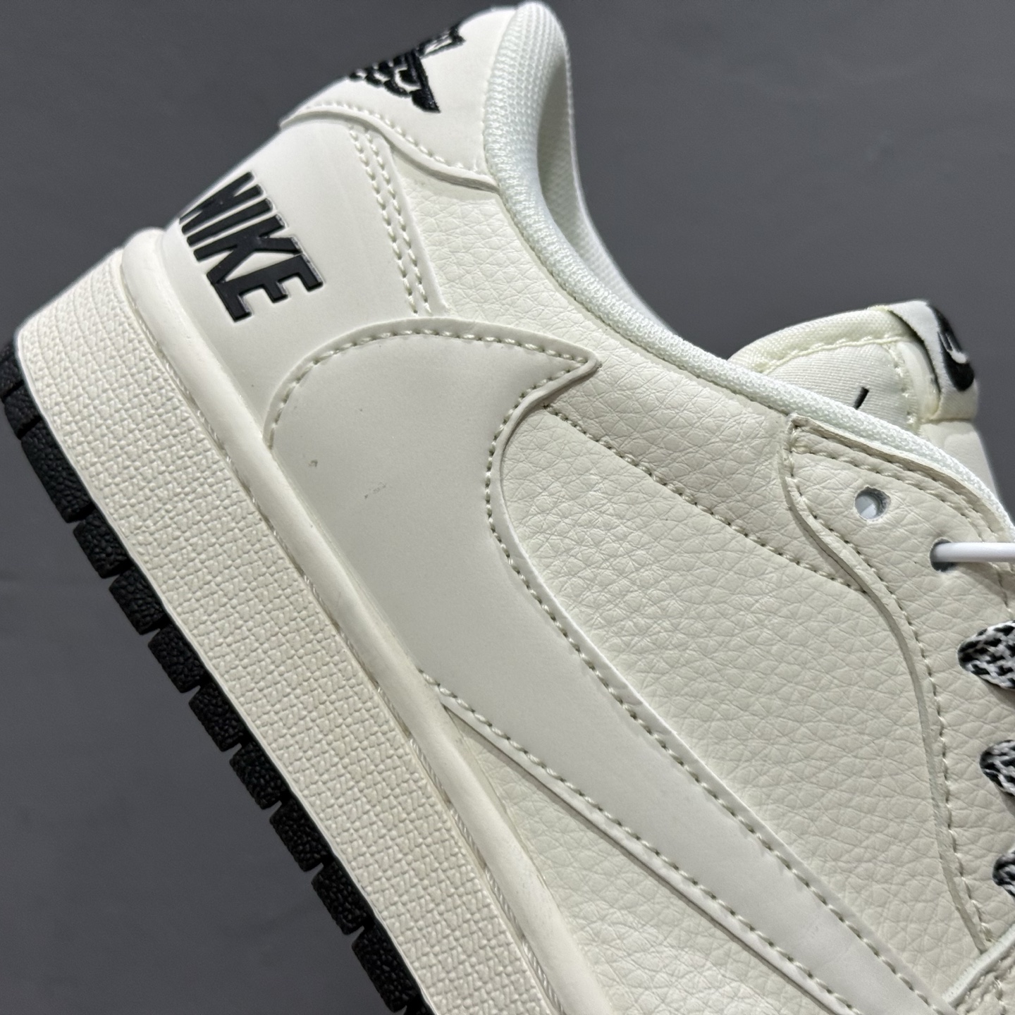 Fragment x Travis Scott Air Jordan 1 Low 三方联名倒钩 JP1628-254