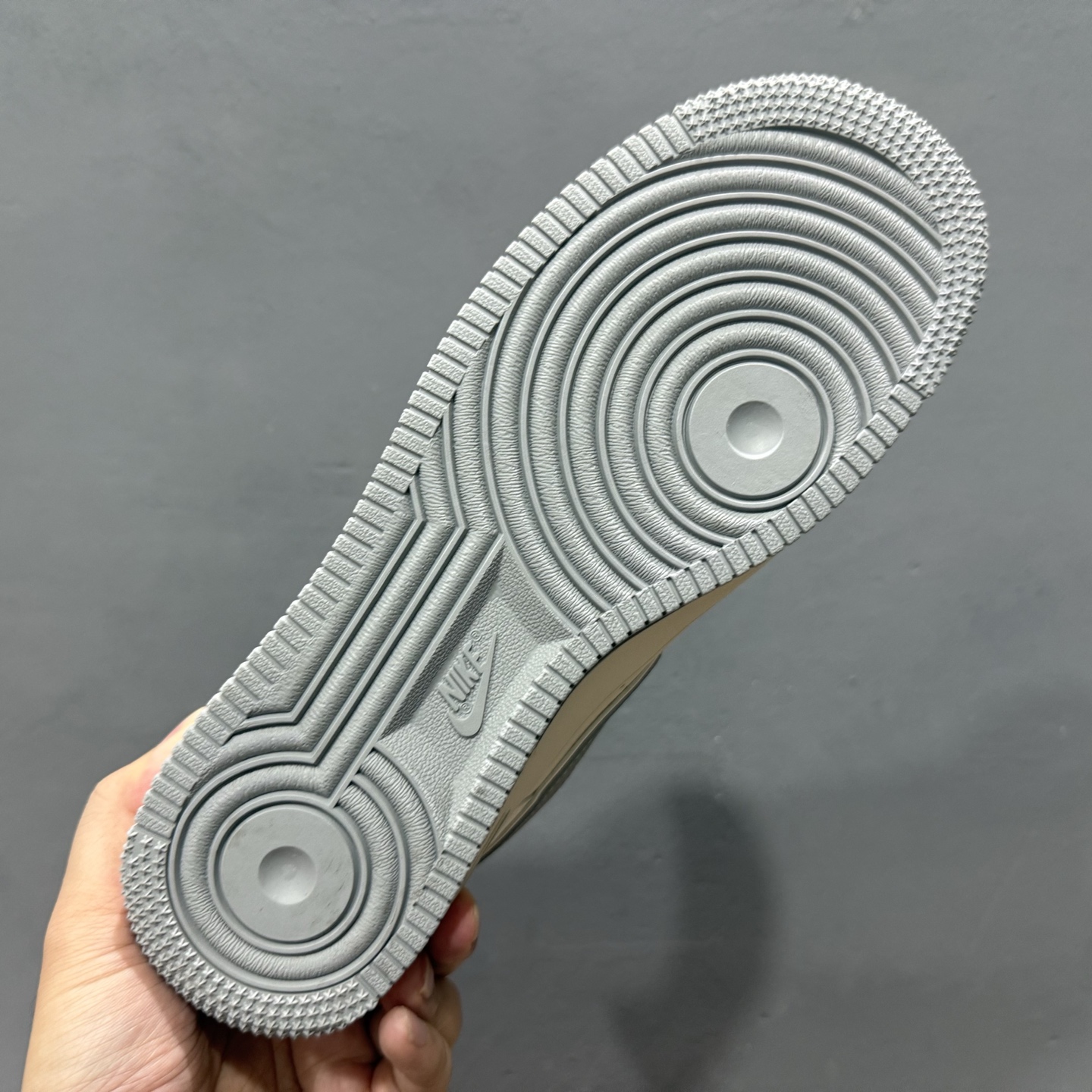 Supreme x NIke Air Force 1 米灰满天星 JP8028-012