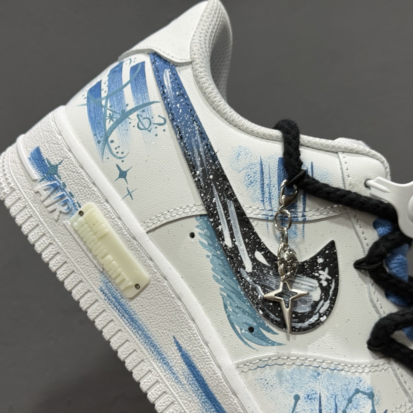 Nike Air Force 1'07 Low ”Pisces” 手绘涂鸦