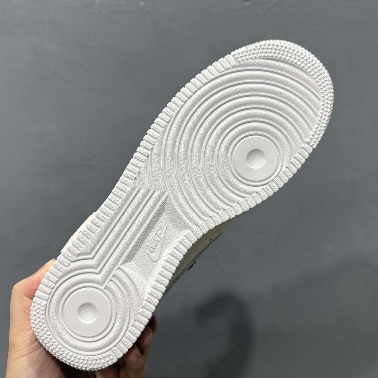 Nike Air Force 1'07 Low ”Pisces” 手绘涂鸦