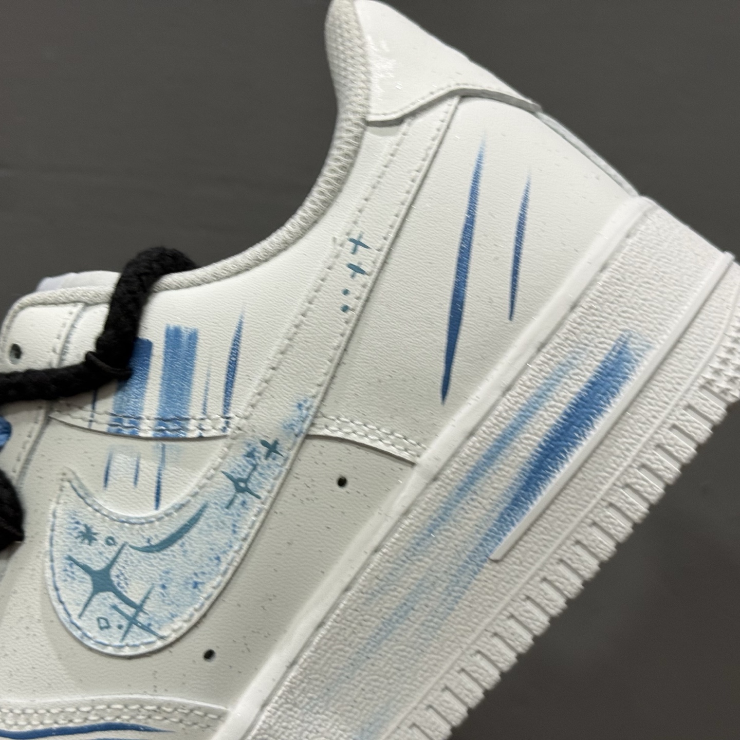 Nike Air Force 1'07 Low ”Pisces” 手绘涂鸦