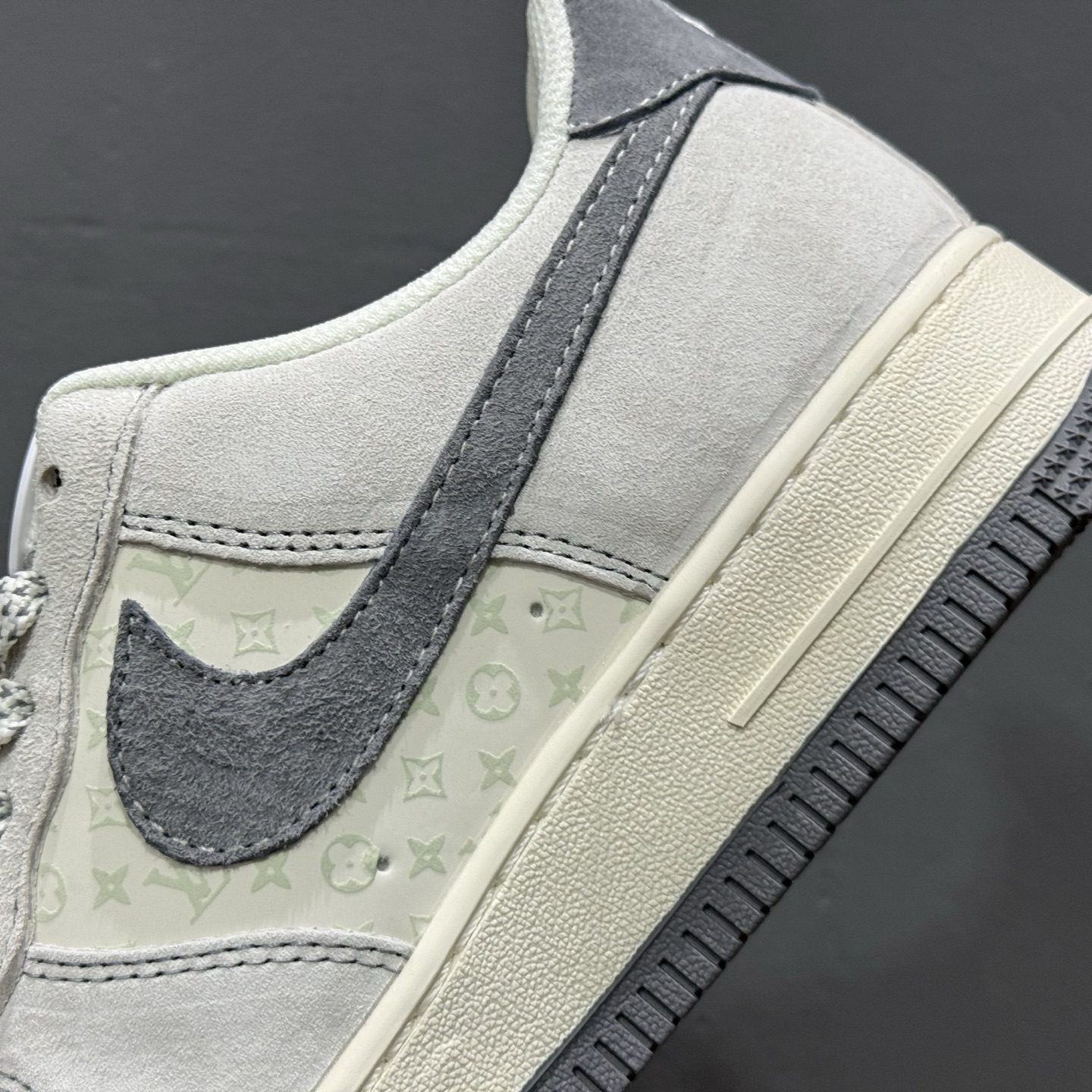 Nike Air Force 1'07 Low LV联名 双拼灰涂鸦 空军一号低帮休闲板鞋 CX5050-Y07