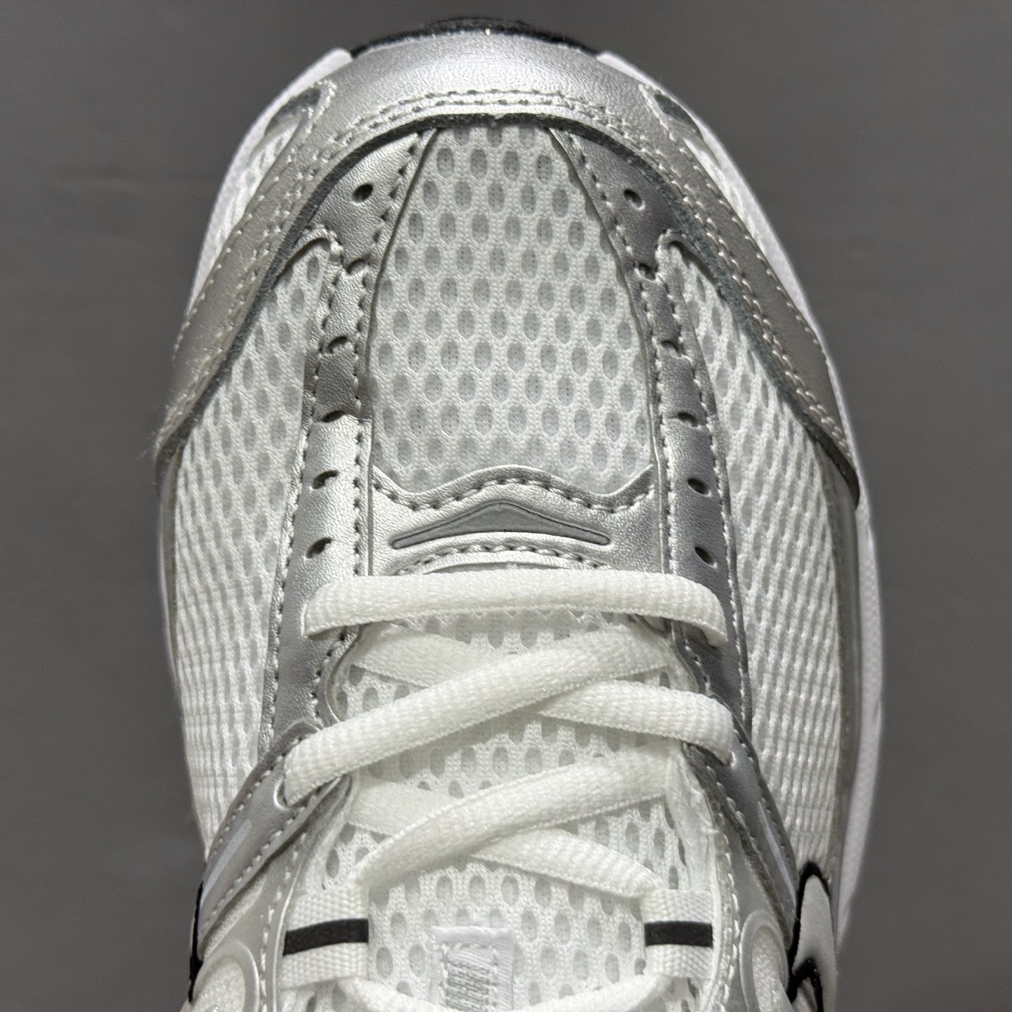 Nike Air Max Moto 2K 耐克新款复古气垫跑步鞋 HQ2056-001